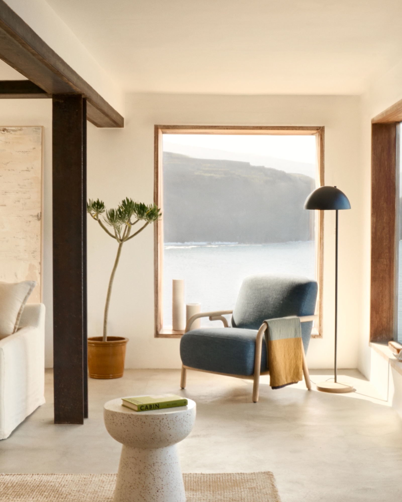 Pada Приставной столик из терраццо белого цвета Ø 40 см La Forma (ex Julia Grup)