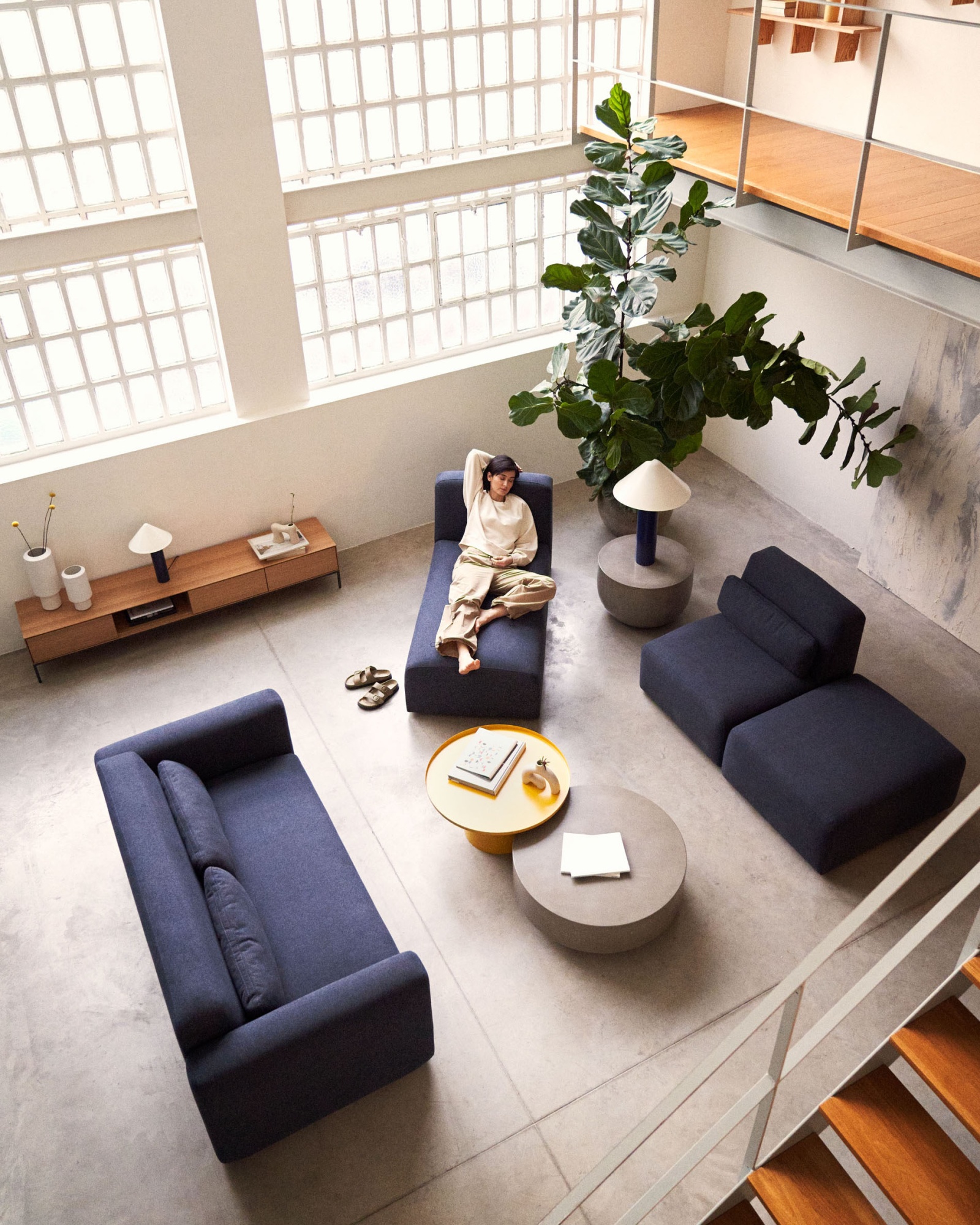 Neom 2-местный модульный диван синего цвета 188 см La Forma (ex Julia Grup)