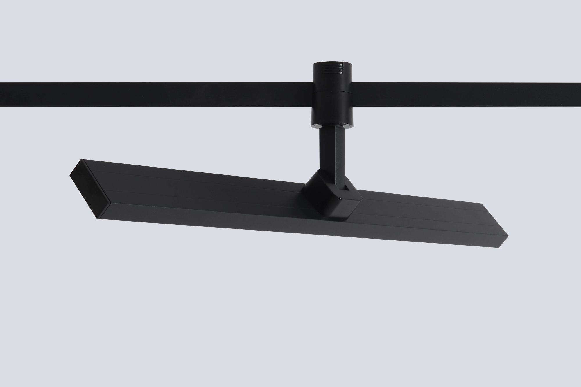 Светильник трековый для гибкой магнитной системы Crystal Lux CLT 0.37 001 18W BL SMART