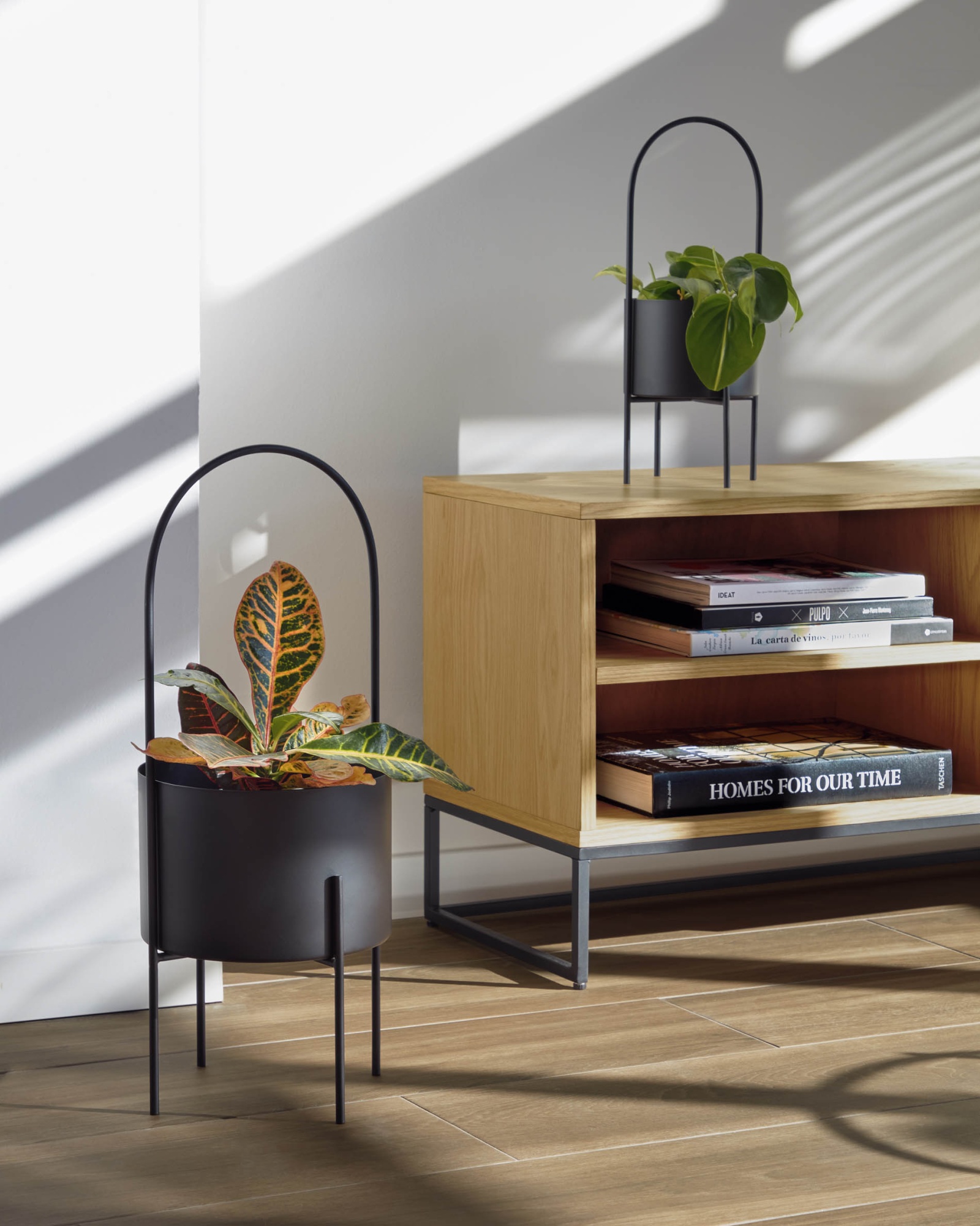 Набор из 2 горшков Mash с черной металлической ручкой Ø 25 см и Ø 16,5 см La Forma (ex Julia Grup)