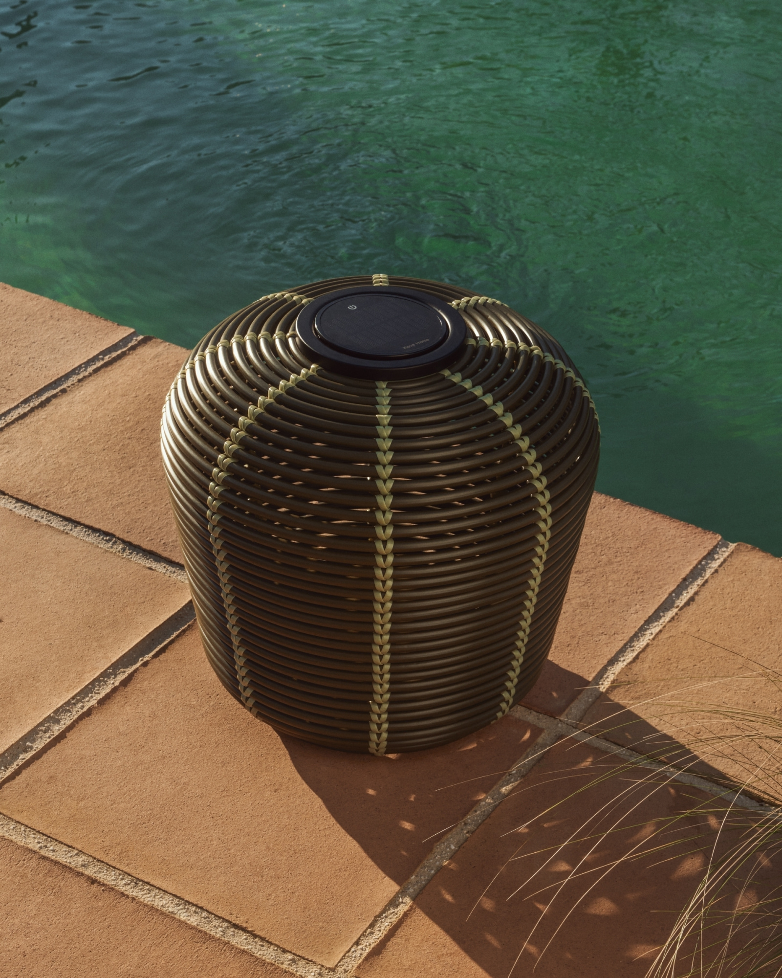 Уличный светильник Garoina солнечных батареях из искусственного ротанга зеленого цвета, 35 см La Forma 482596