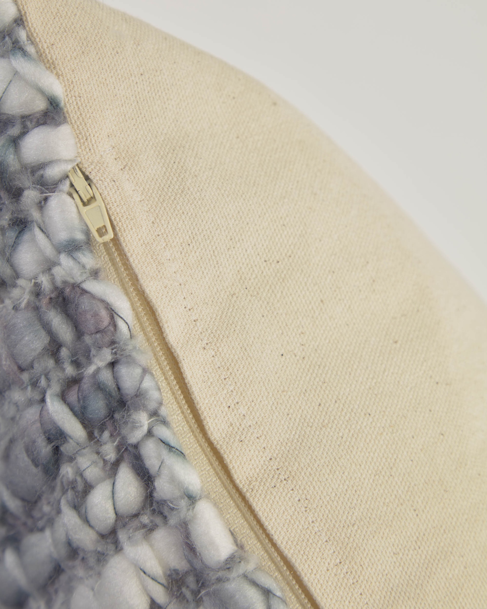 Чехол для подушки Deyarina серо-белый 45 x 45 см La Forma (ex Julia Grup)