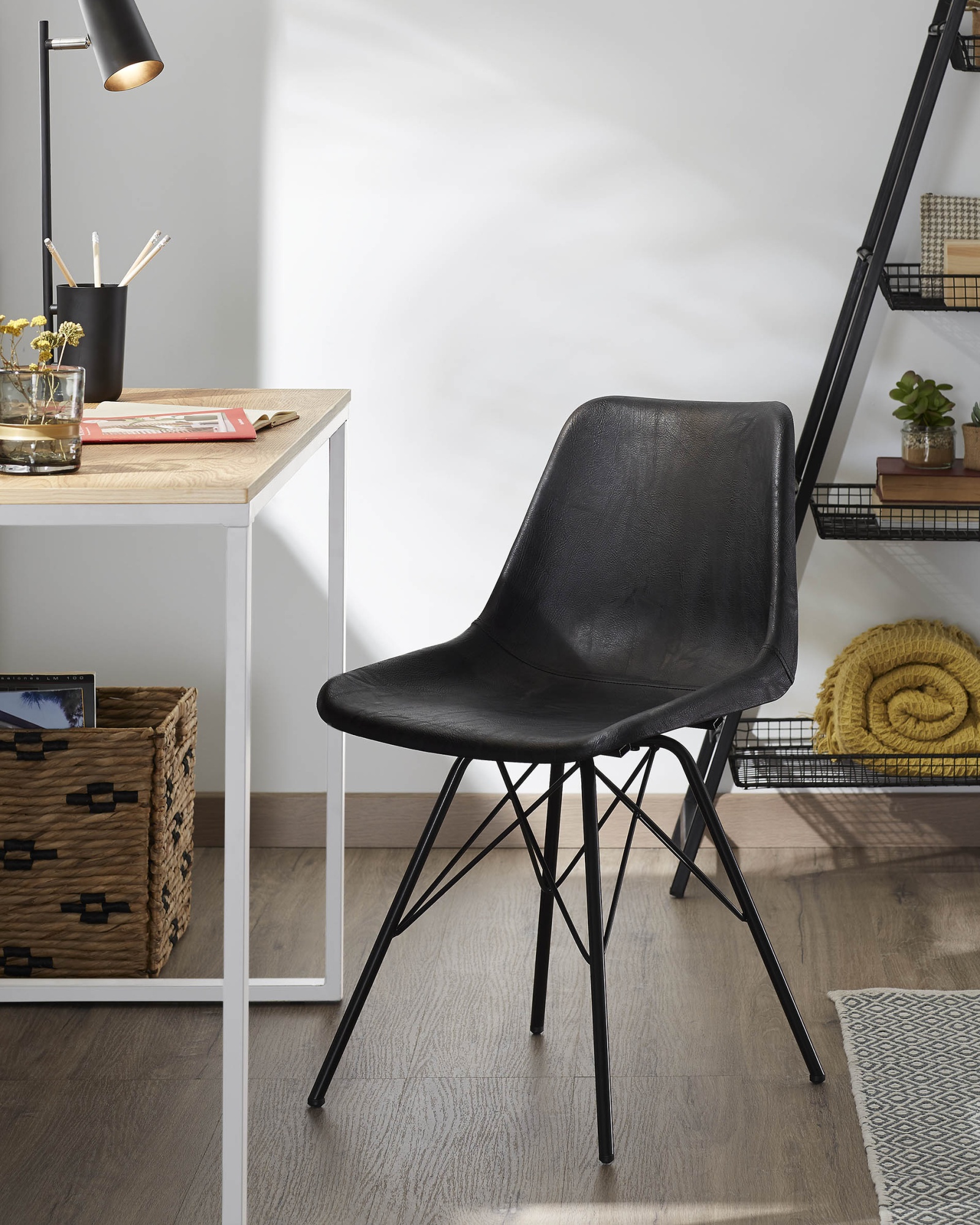 Письменный стол Lisbet 120x60 металл белый La Forma (ex Julia Grup)