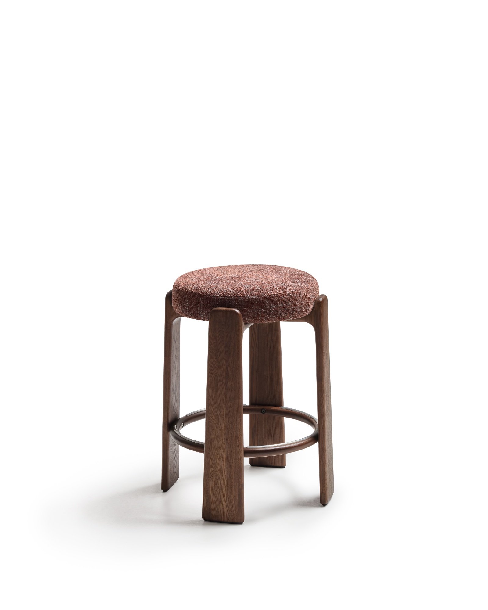 Granite Полубарный табурет из коричневого шенилла и массива ясеня в отделке орех 65 см La Forma (ex Julia Grup)