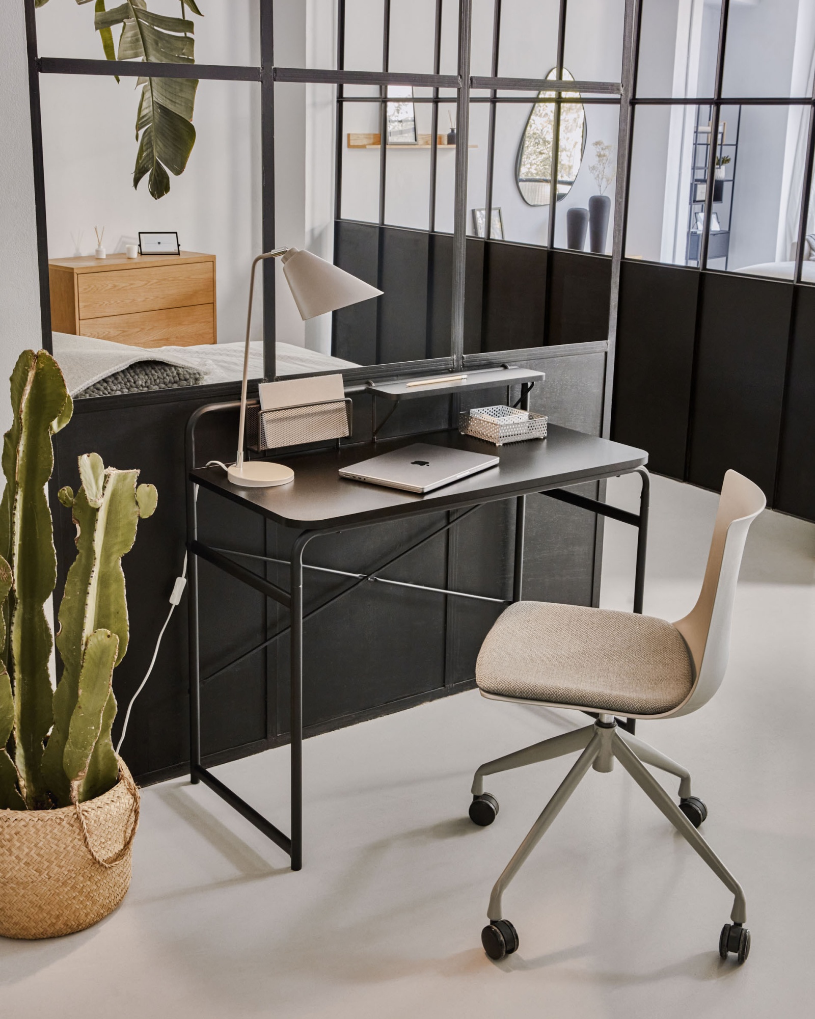 Письменный стол Foreman 98 x 48 черный La Forma (ex Julia Grup)