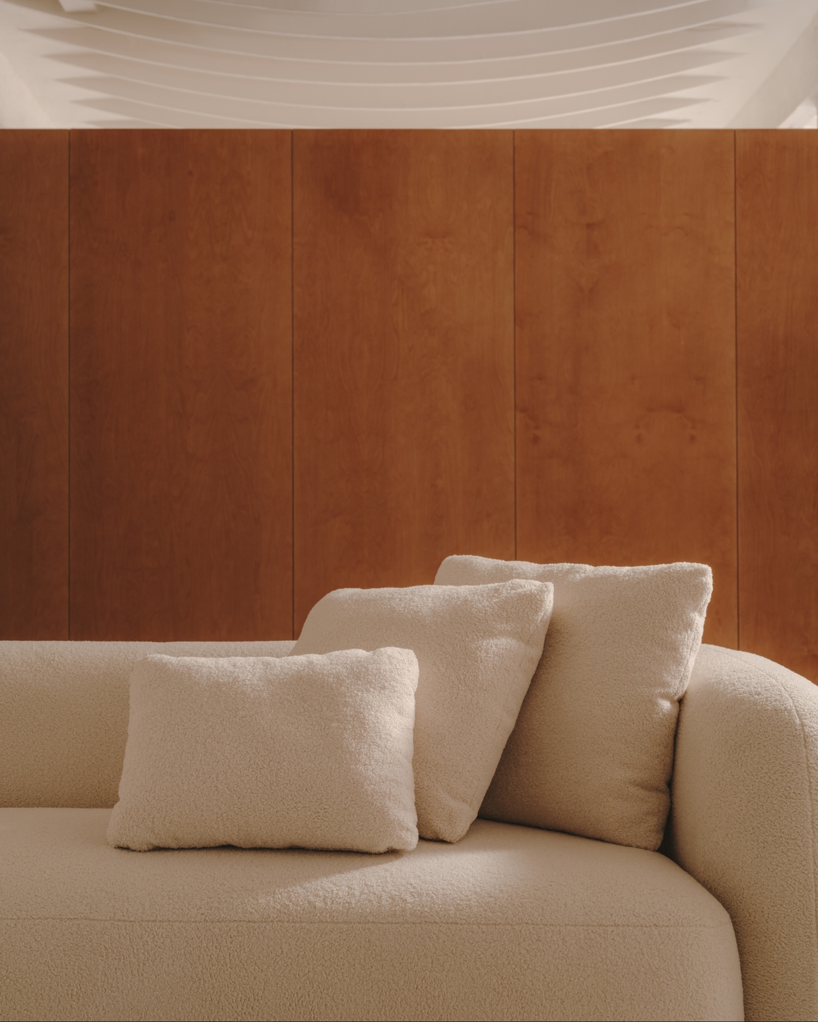 Martina Подушка из необработанной ткани букле 47 x 36 см La Forma (ex Julia Grup)