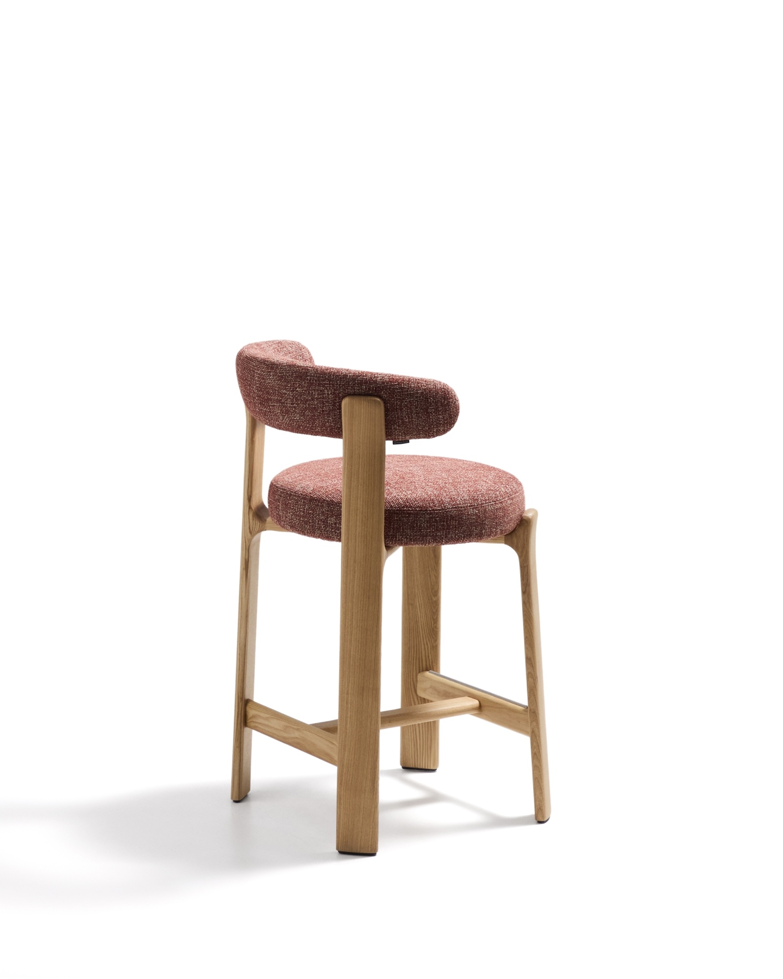 Полубарный стул Granite из терракотовой синели и ясеня с натуральной отделкой 65 см La Forma (ex Julia Grup)