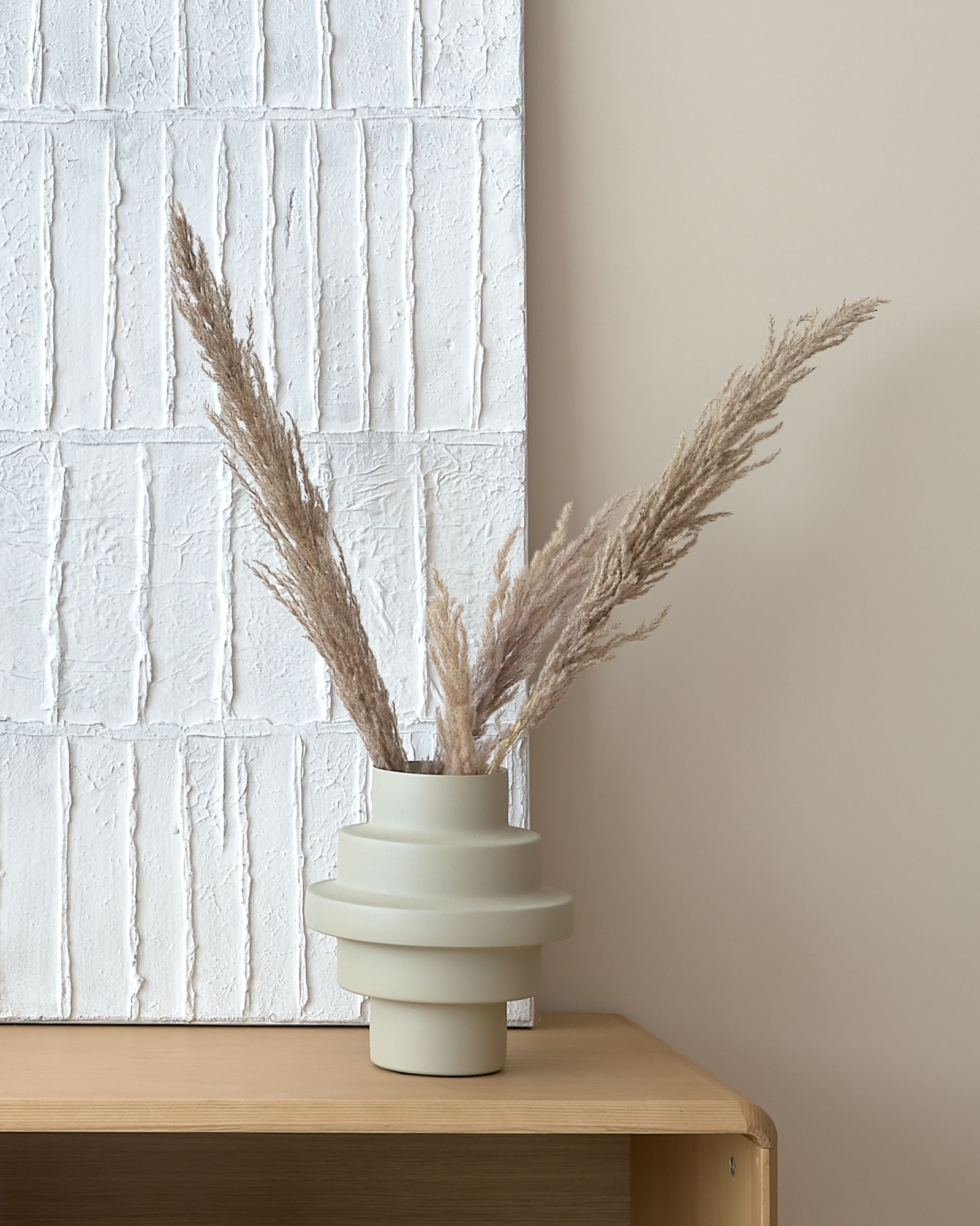 Ваза Velia бежевая La Forma (ex Julia Grup)