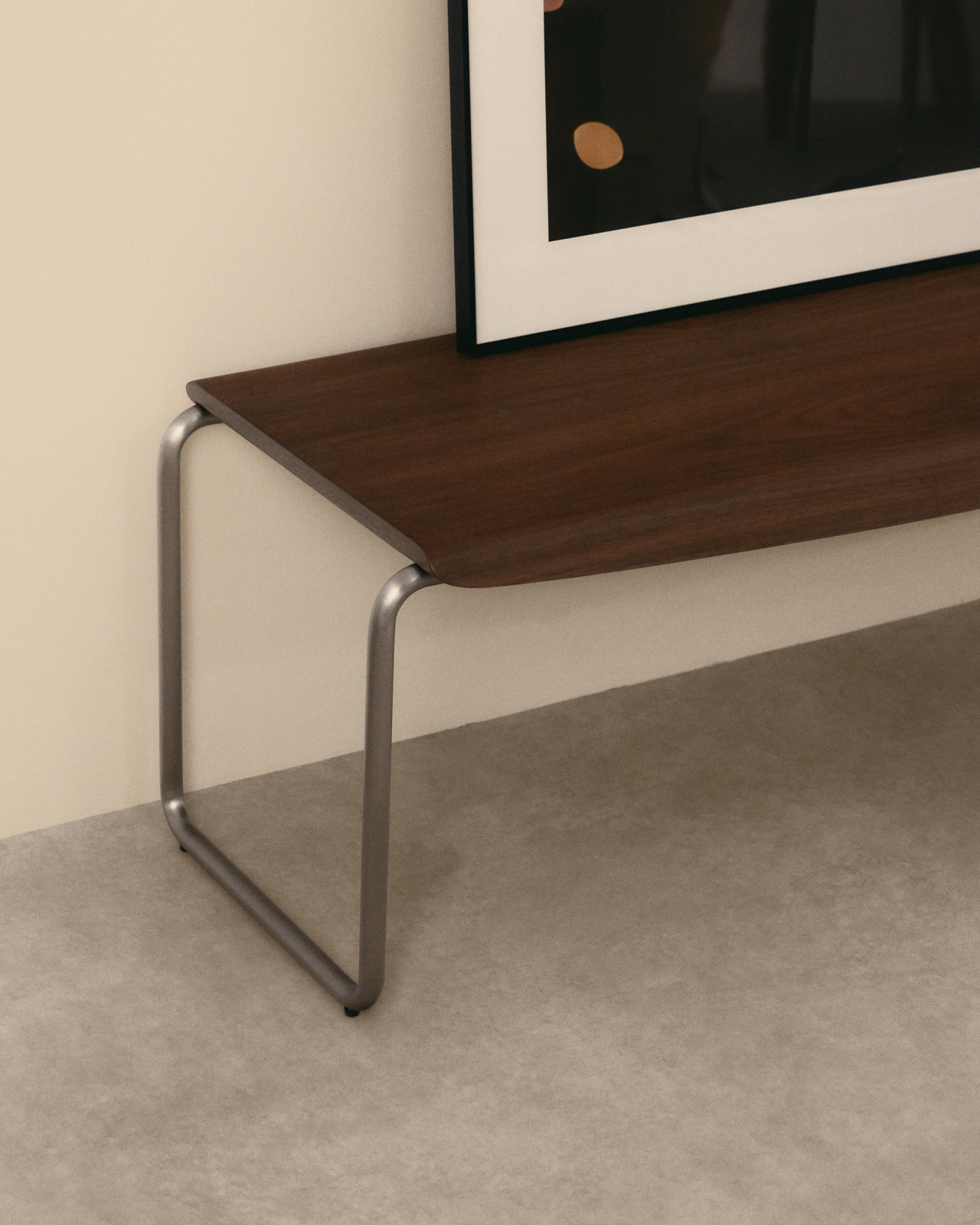 Скамья Tarsel из 100% орехового шпона с конструкцией из матовой стали La Forma 419835