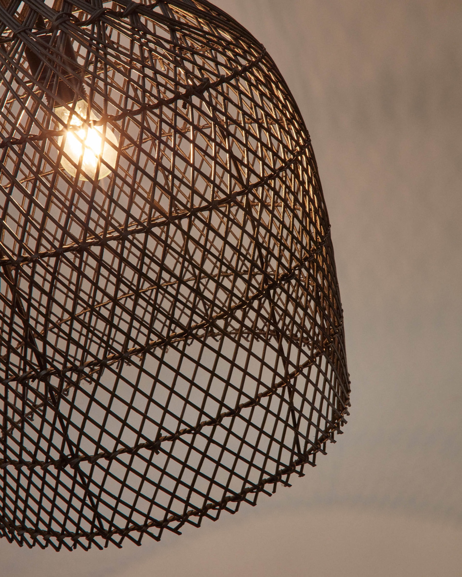 Потолочный абажур Domitila из ротанга с черной отделкой, Ø 44 см La Forma (ex Julia Grup)