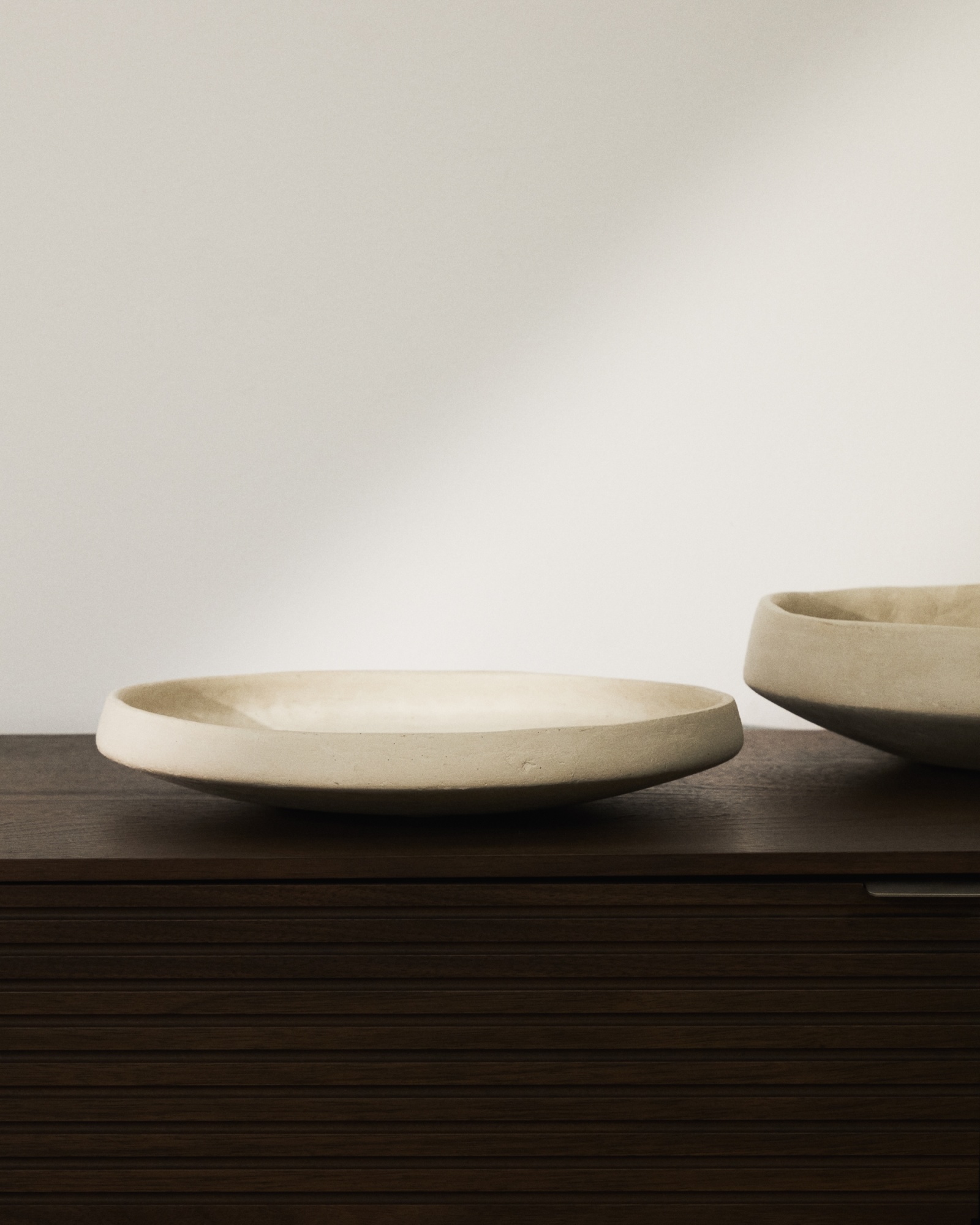 Кухонный поднос Mireni из папье-маше бежевого цвета Ø 29 см La Forma (ex Julia Grup)