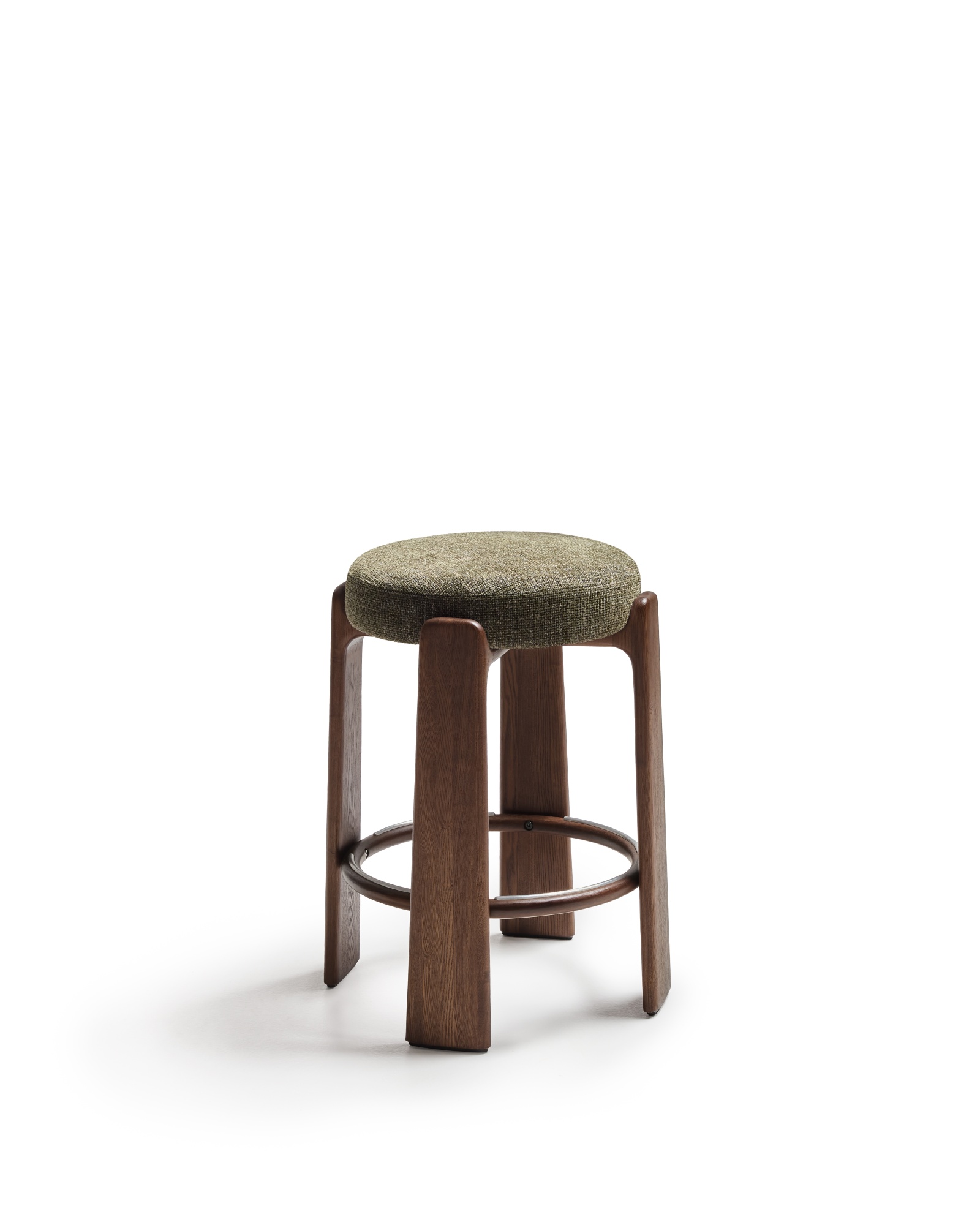 Granite Полубарный табурет из зеленого шенилла и массива ясеня в отделке орех 65 см La Forma (ex Julia Grup)