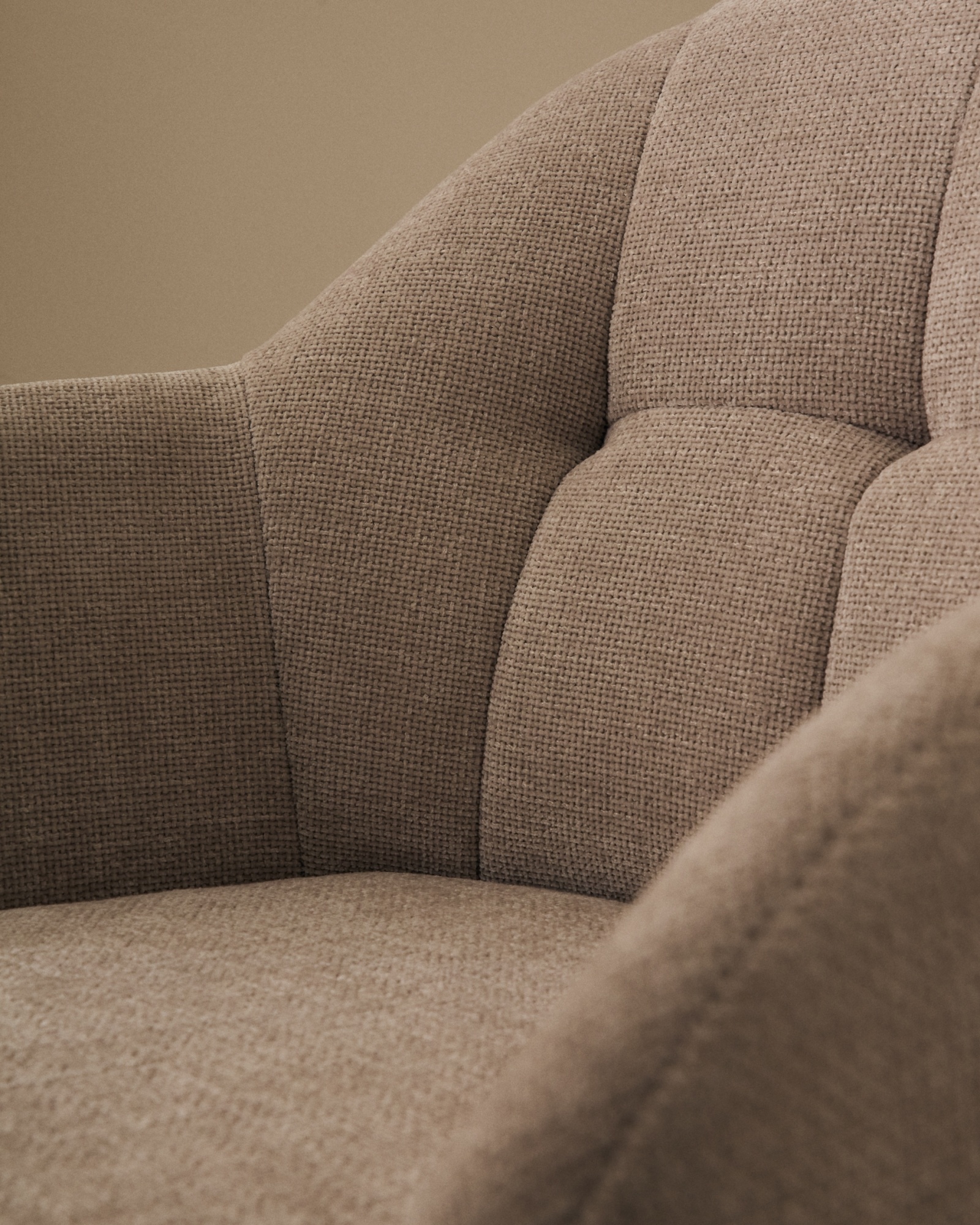 Dorina Вращающееся кресло из бежевого шенилла и стальными бежевыми ножками La Forma (ex Julia Grup)