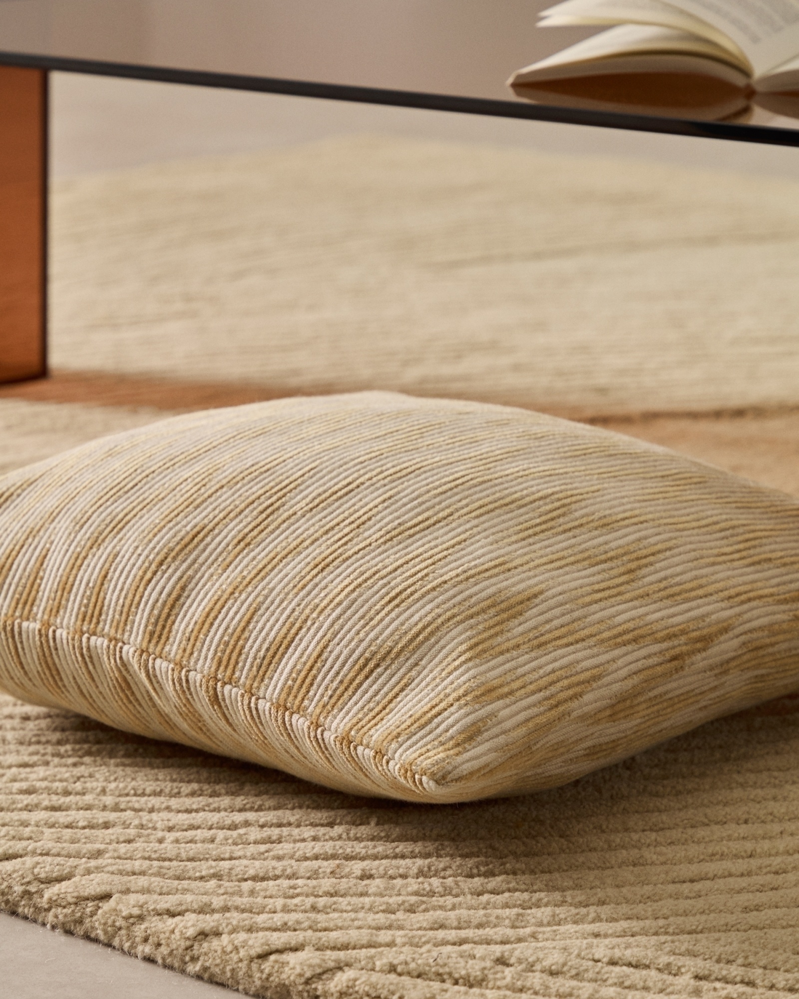 Sigato Чехол для подушки бежевый из вискозы и хлопка 45 x 45 см La Forma (ex Julia Grup)