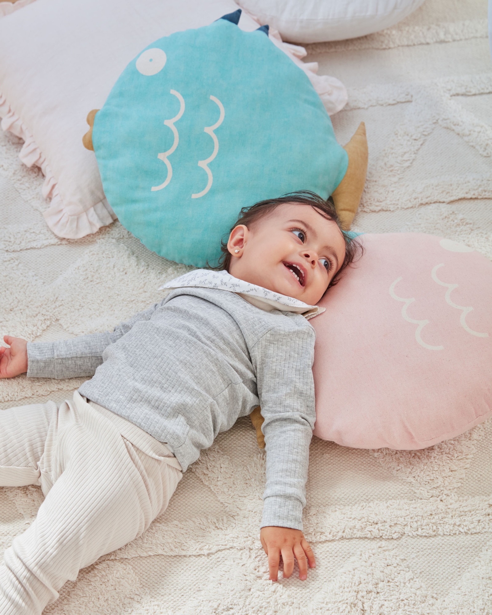 Подушка Delmare из 100% хлопка в форме рыбы розовая Ø 45 см La Forma (ex Julia Grup)