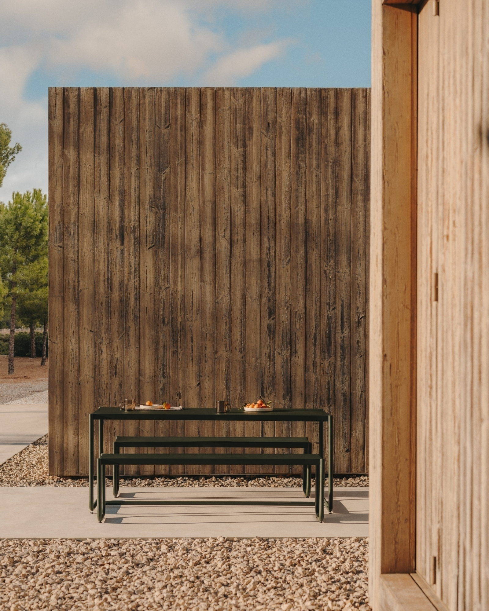 Sotil Набор из 2 скамеек и стола из оцинкованной стали La Forma 192989