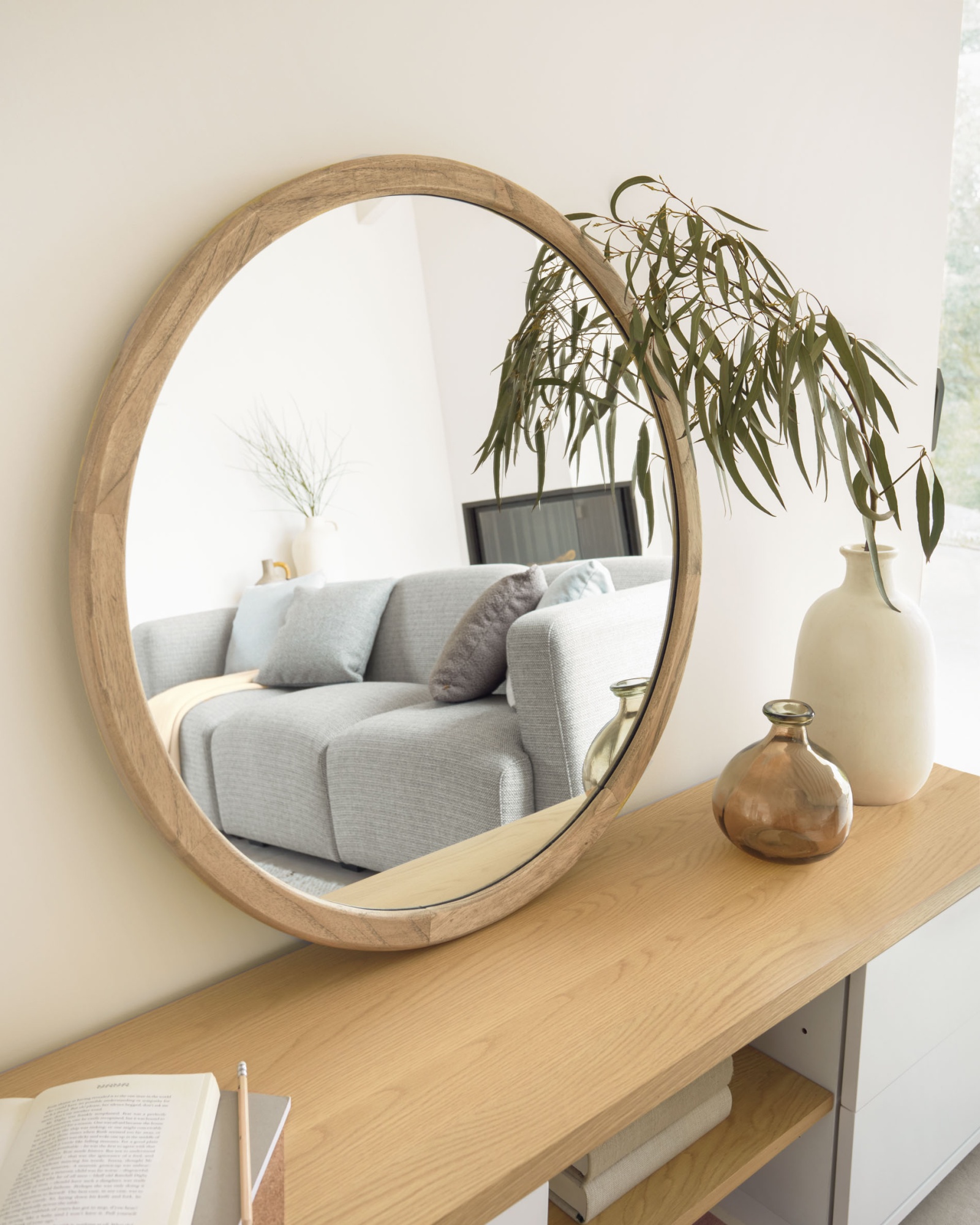 Тумба под ТВ Abilen шпон дуба и белый лак 150 x 44 cm La Forma (ex Julia Grup)