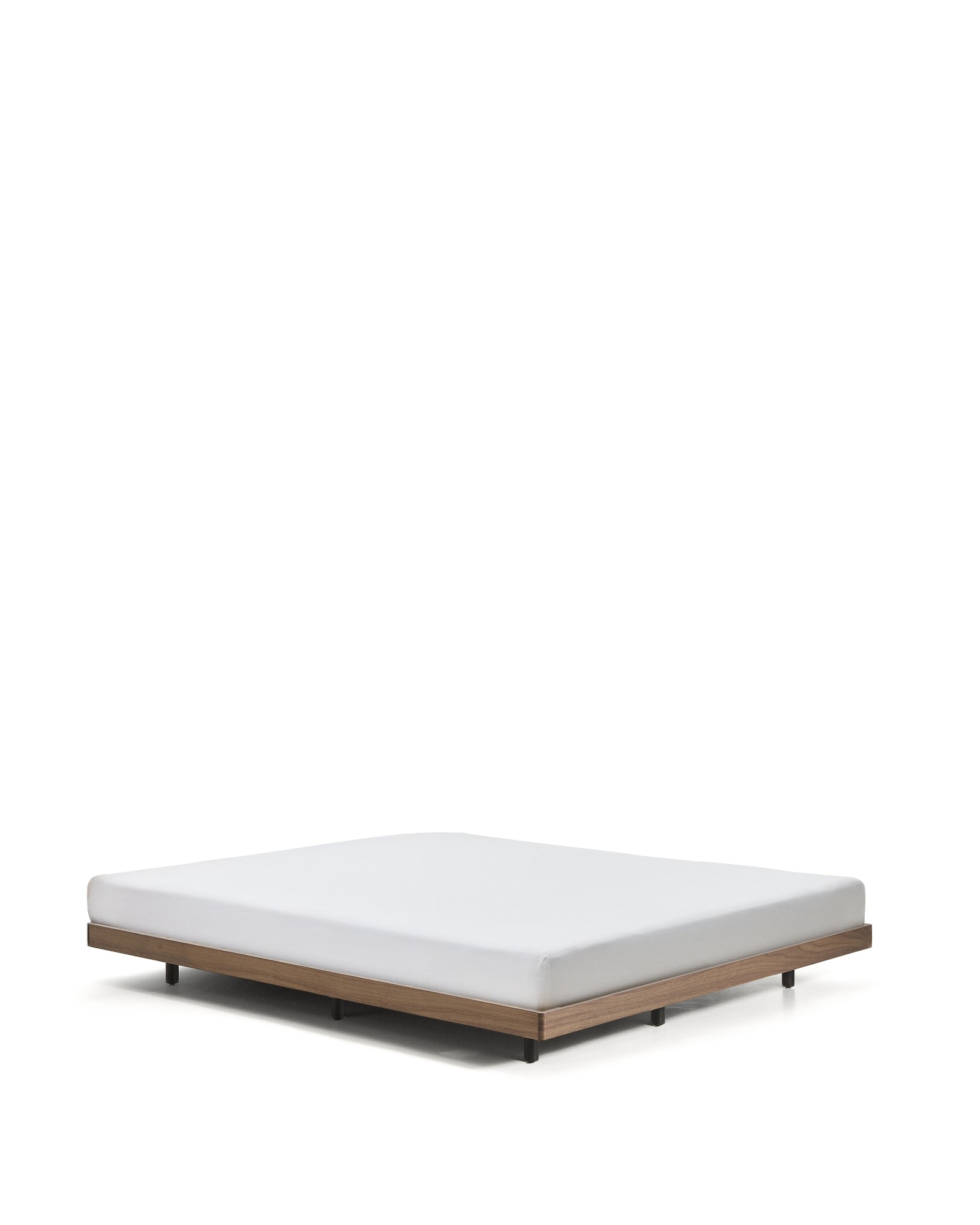 Основание кровати Norlen из орехового шпона с темной отделкой для матраса размером 160 x 200 см La Forma (ex Julia Grup)