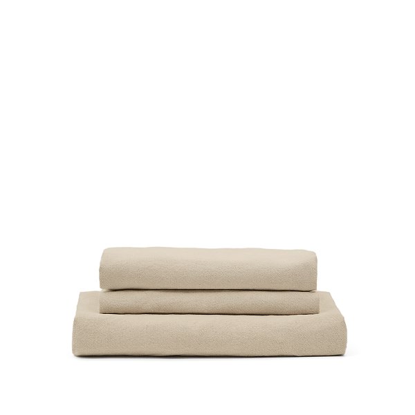 A cover designed to keep your Nora armchair in brnd-new condition. Made from linen and cotton fabri La Forma 193966