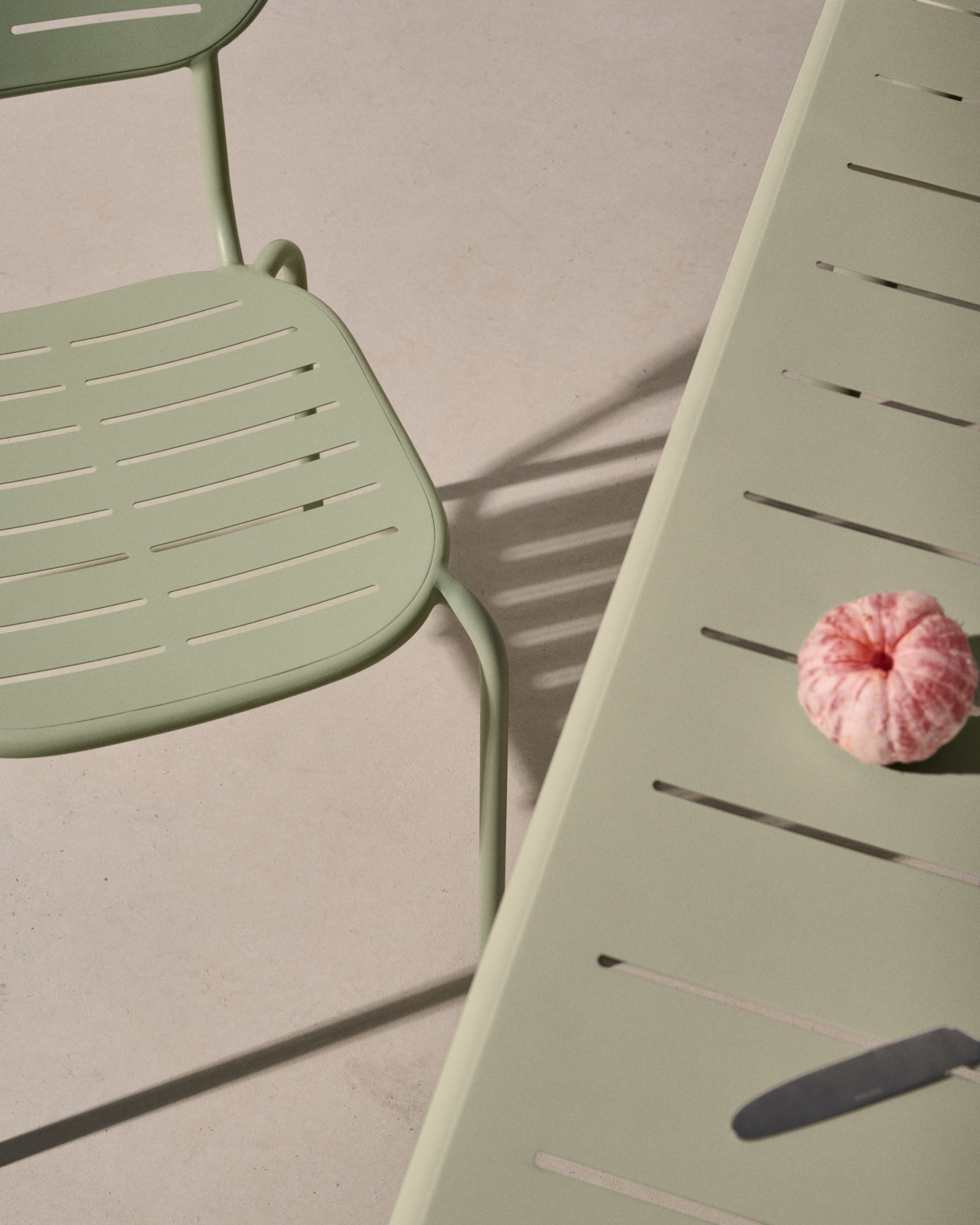 Уличный стол Brai из оцинкованной стали бирюзового цвета 180 x 90 см La Forma (ex Julia Grup)