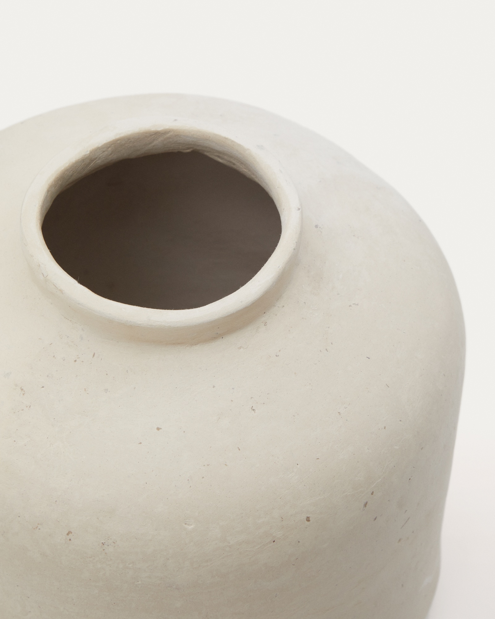 Serina Ваза из папье-маше белого цвета, 27 см La Forma (ex Julia Grup)