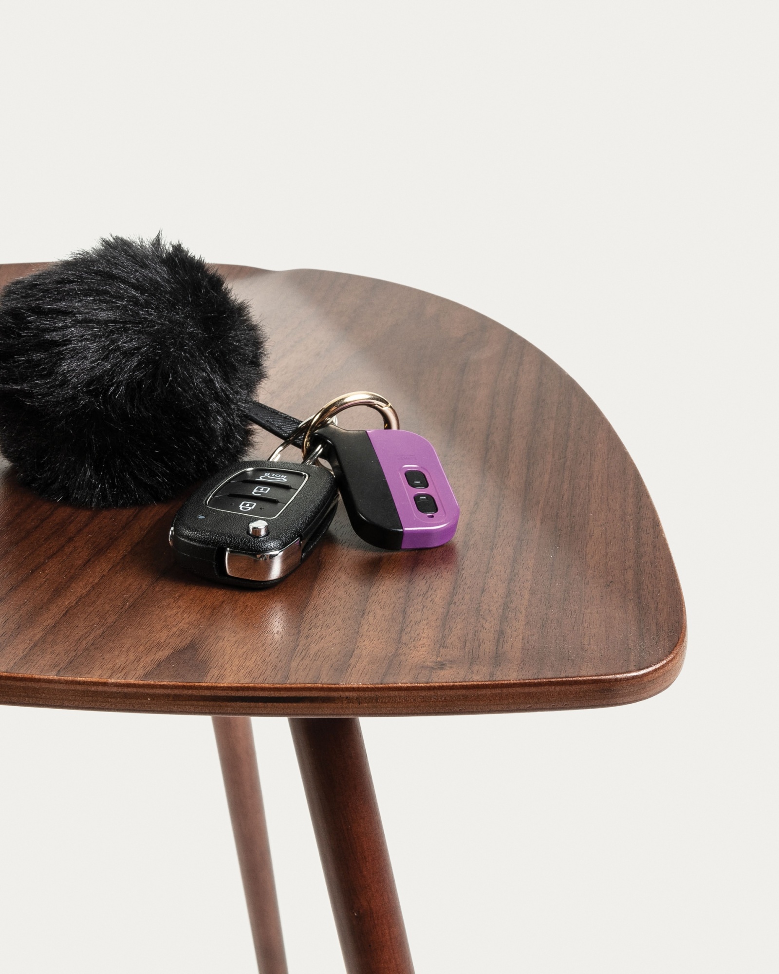 Столик Damaris ореховый шпон La Forma (ex Julia Grup)