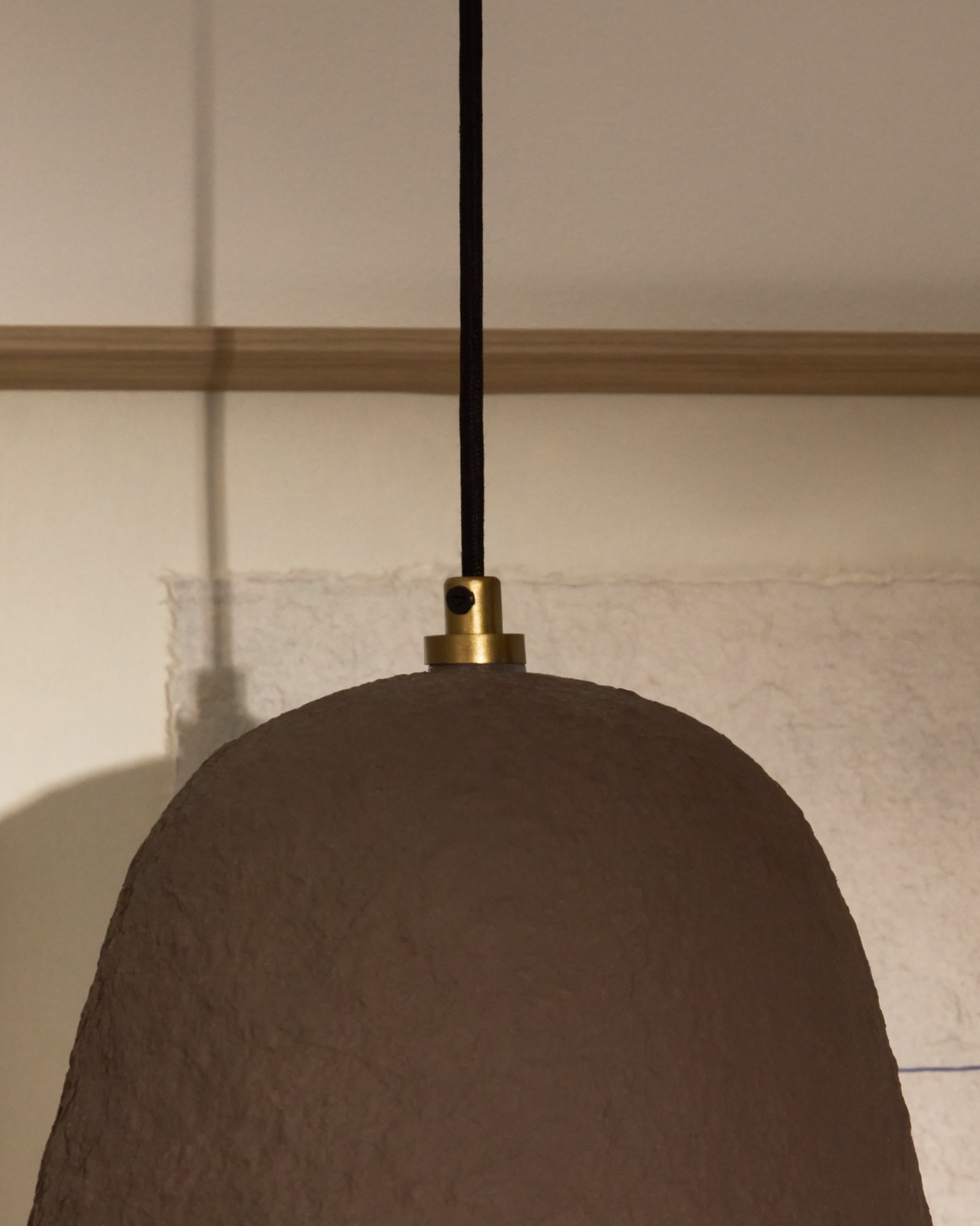 Lisora Подвесной светильник из папье-маше коричневый Ø25 см La Forma (ex Julia Grup)