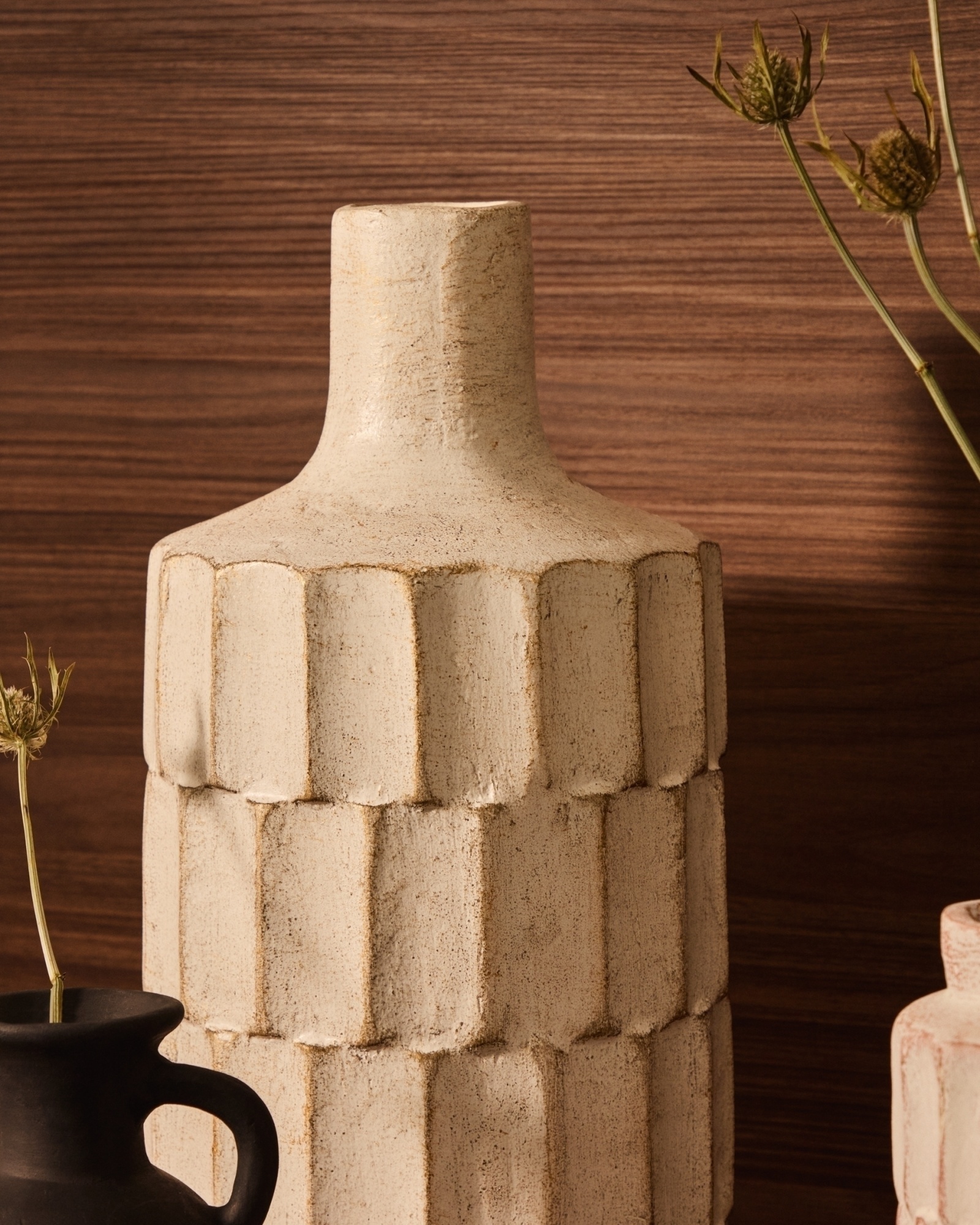 Arisa белая ваза из папье-маше, 41 см La Forma (ex Julia Grup)