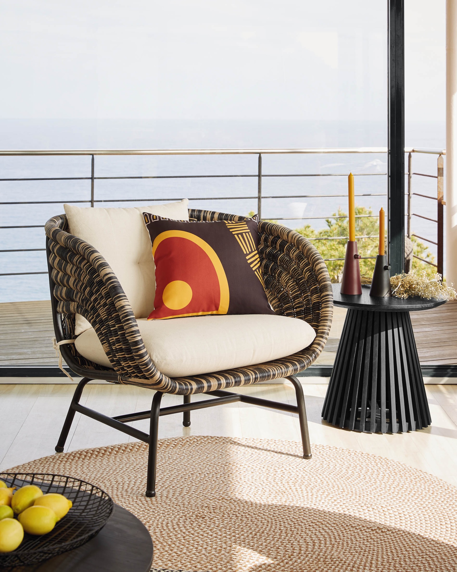 Журнальный столик Irune Ø50 черный La Forma (ex Julia Grup)