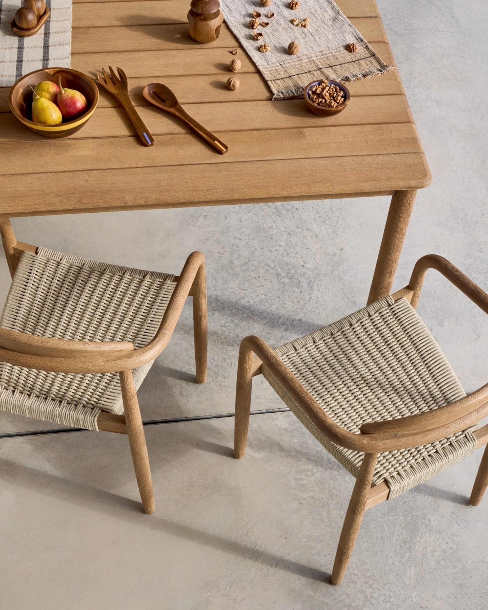 Уличный стул Nina из 100% массива акации и веревки цвета экрю La Forma (ex Julia Grup)