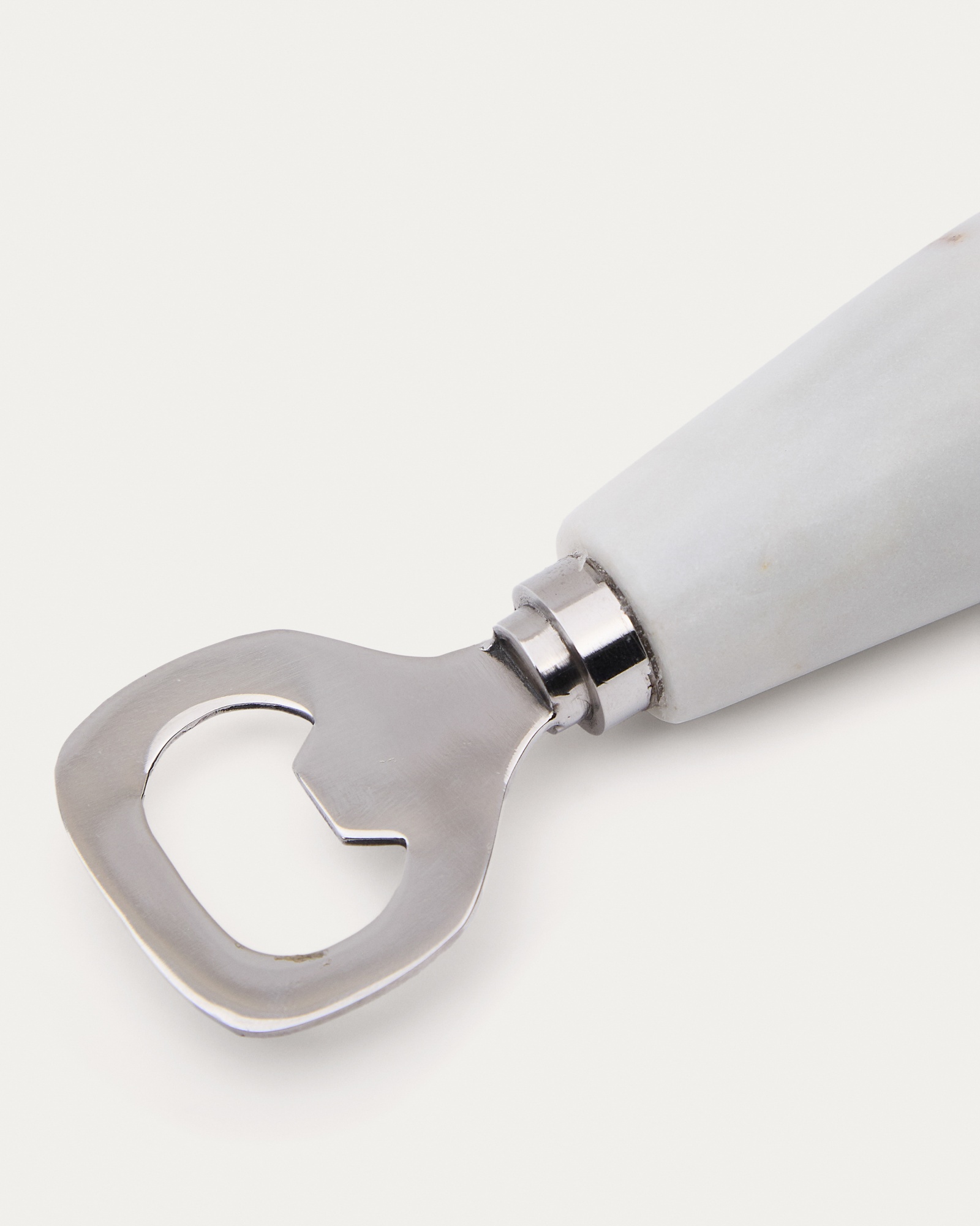 Открывалка Nira из черного и белого мрамора La Forma (ex Julia Grup)