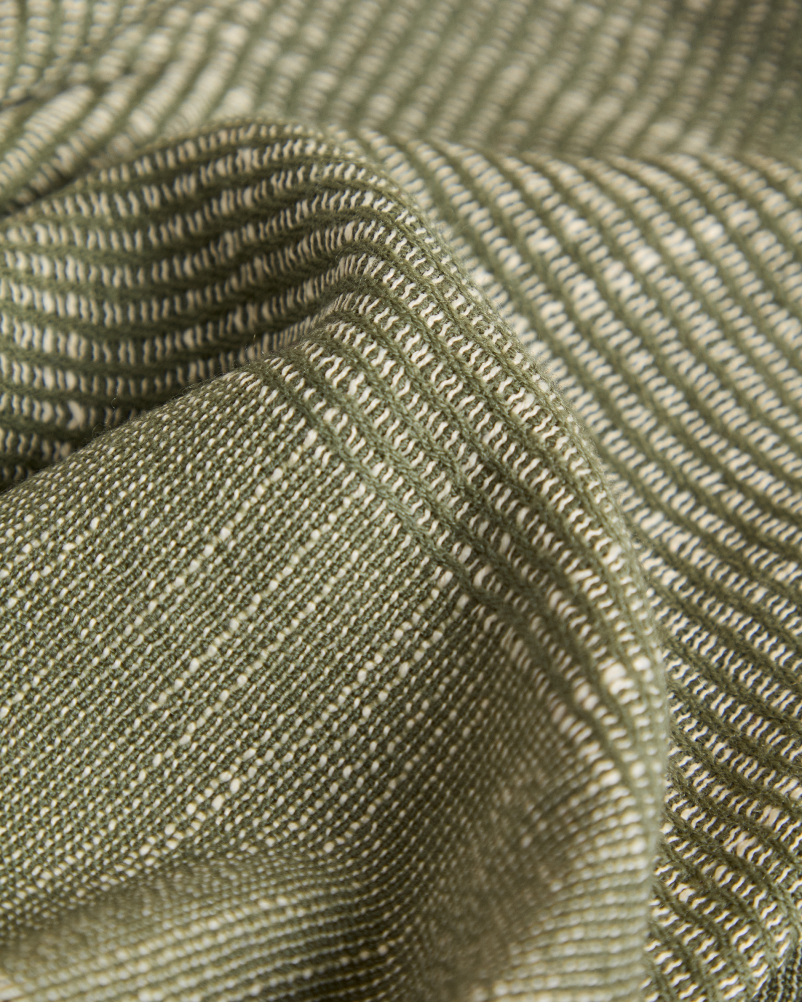 Плед Sareli из зеленой смесовой шерсти 130 x 170 см La Forma 481473