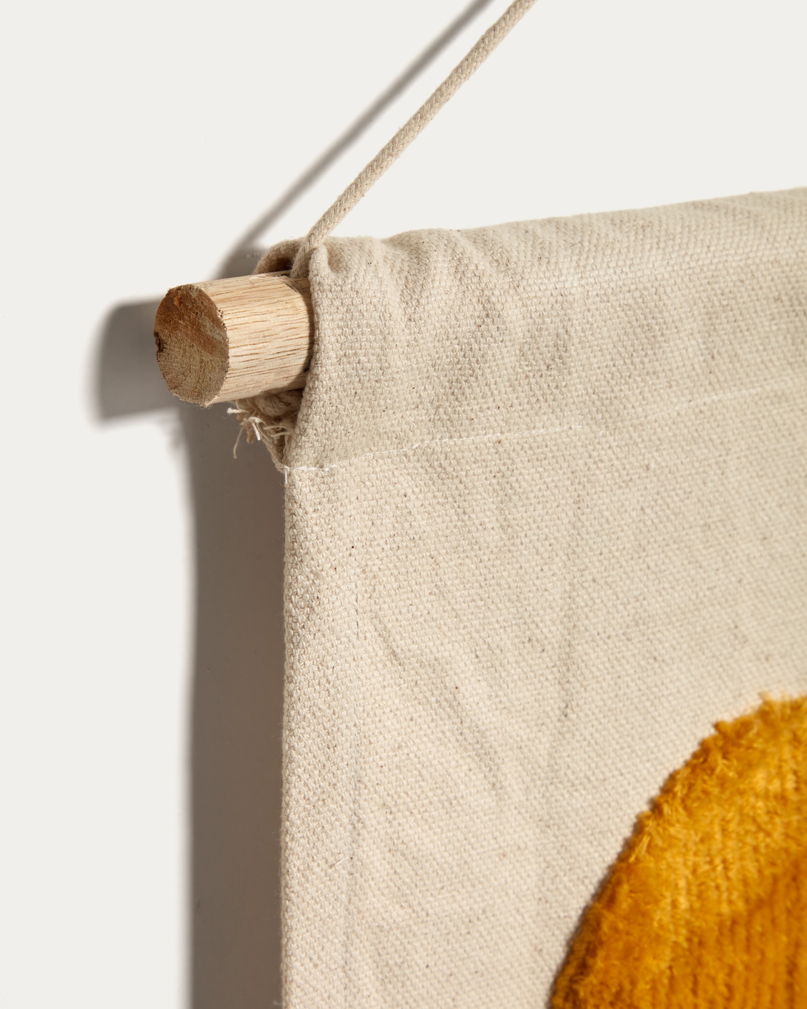 Гобелен Amarantha из 100% хлопка с желтым яблоком и синими кисточками белого цвета 30 x 30 см La Forma (ex Julia Grup)