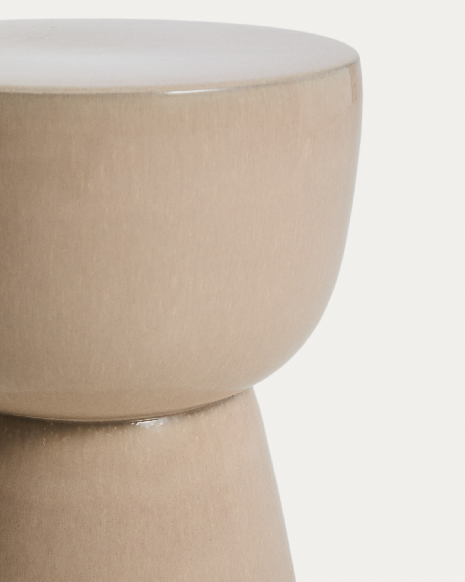 Уличный приставной столик Mesquida из керамики с глазурью цвета экрю 35 см La Forma 482303