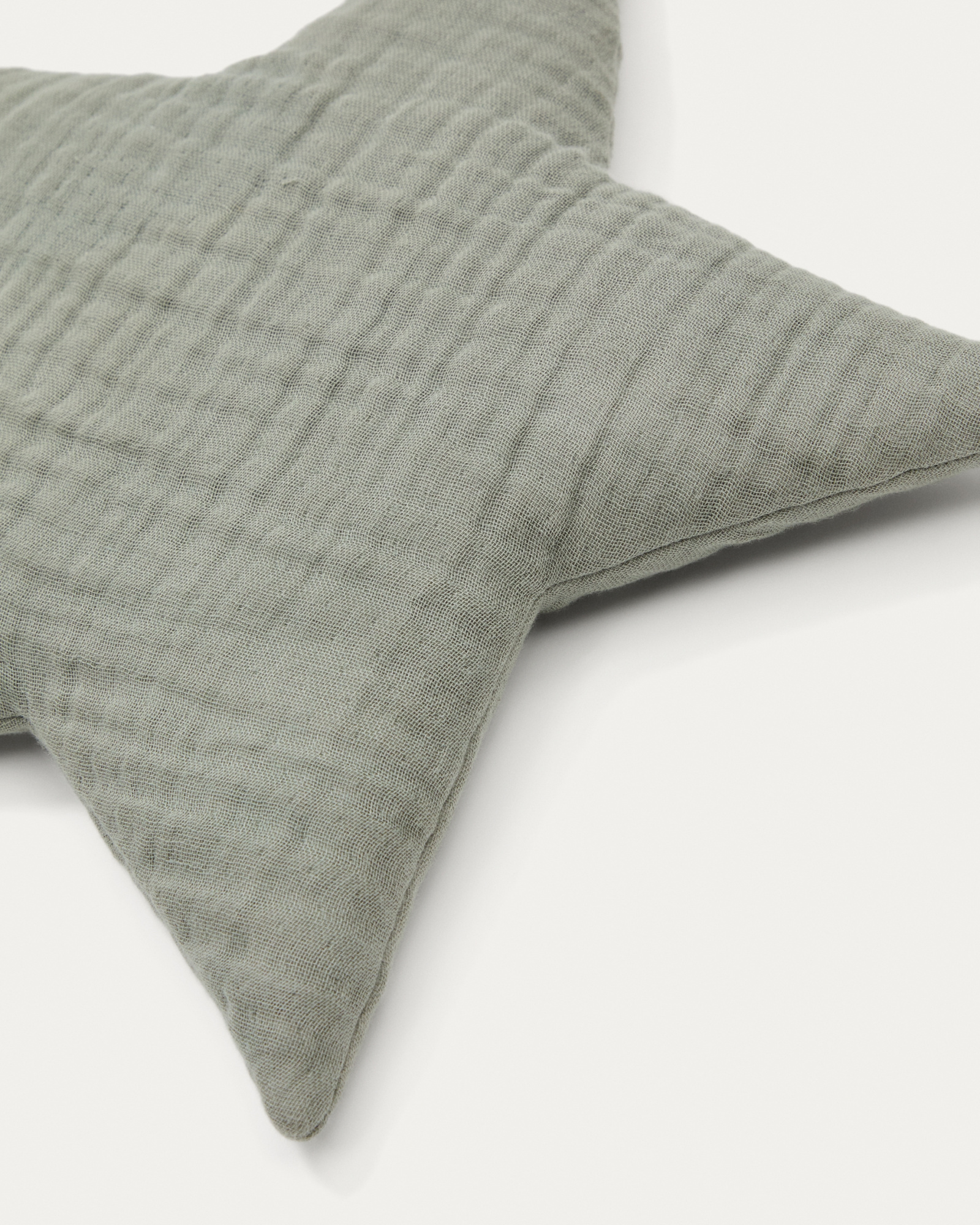 Зеленая подушка Laily в форме звезды, 100% хлопок, 30 x 30 см La Forma 210027