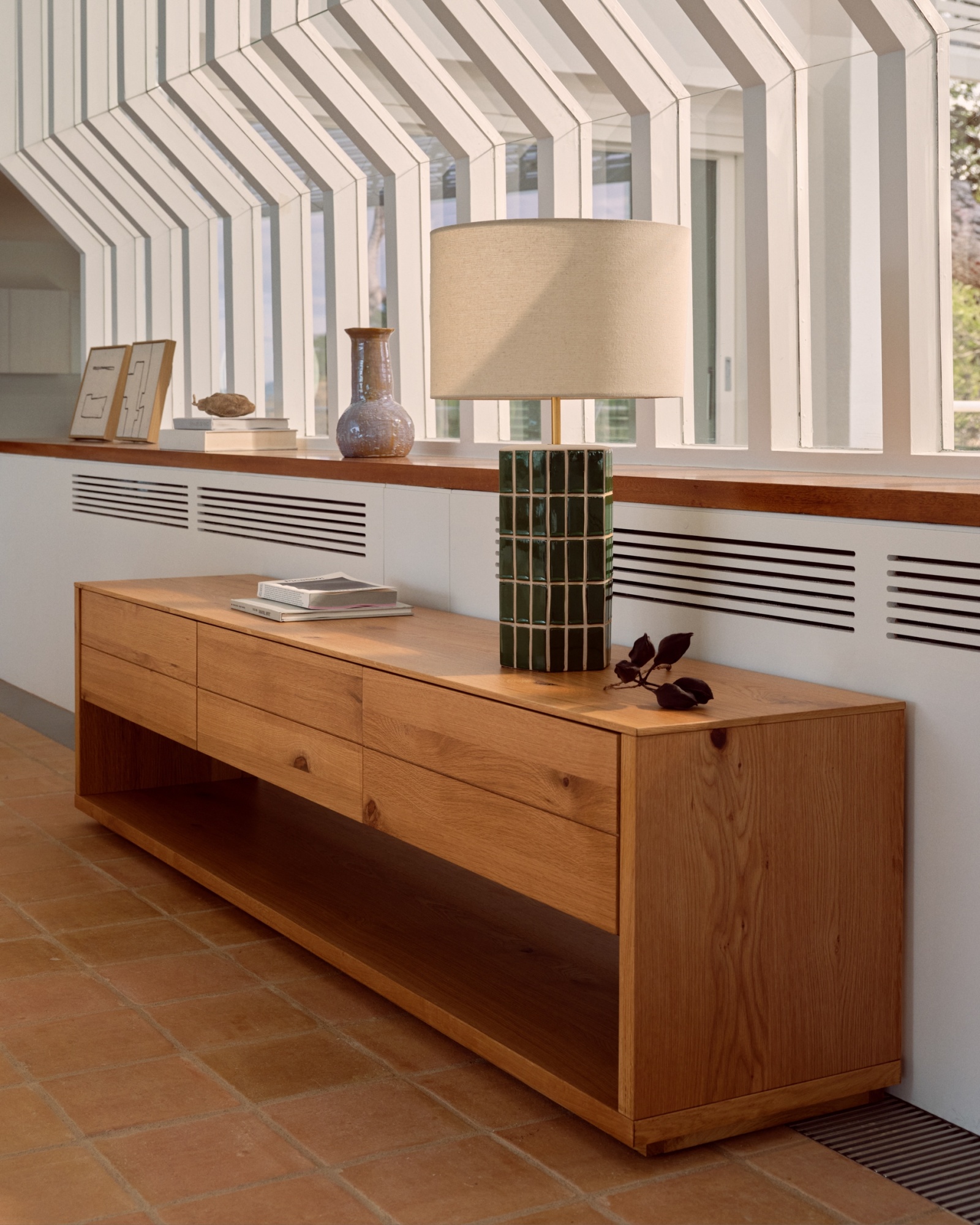 Alguema Тумба под ТВ из дубового шпона с натуральной отделкой 200 x 51 см La Forma (ex Julia Grup)