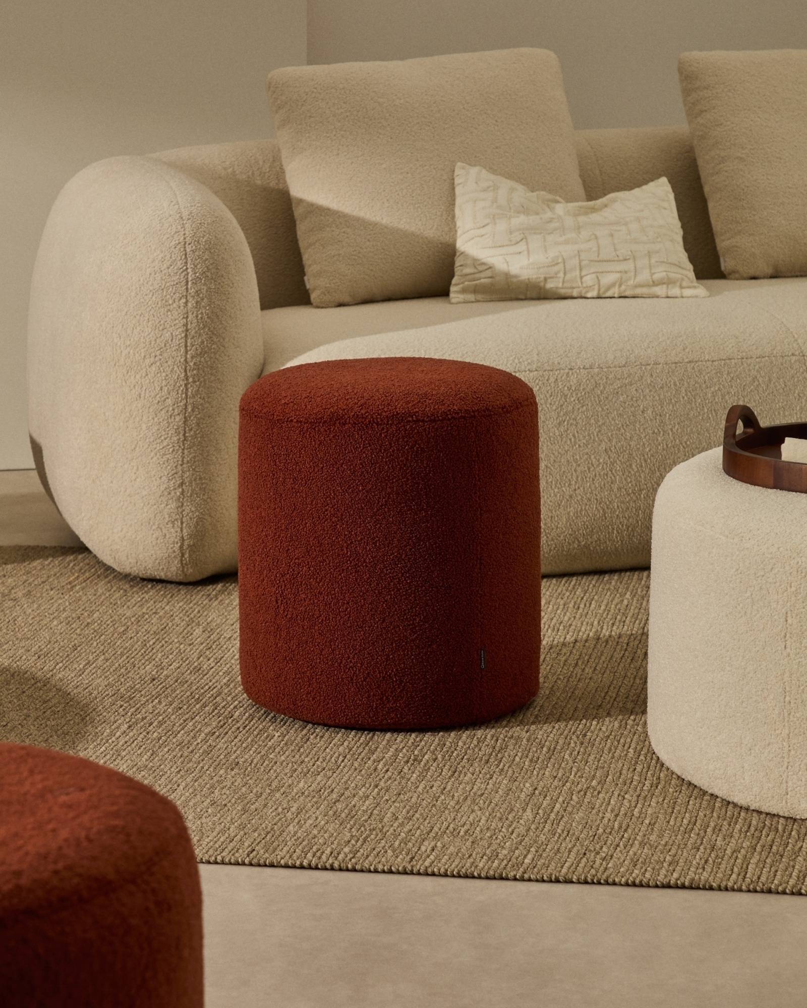 Kaeli Пуф для ног со съемным чехлом из терракотового букле Ø 43 La Forma (ex Julia Grup)