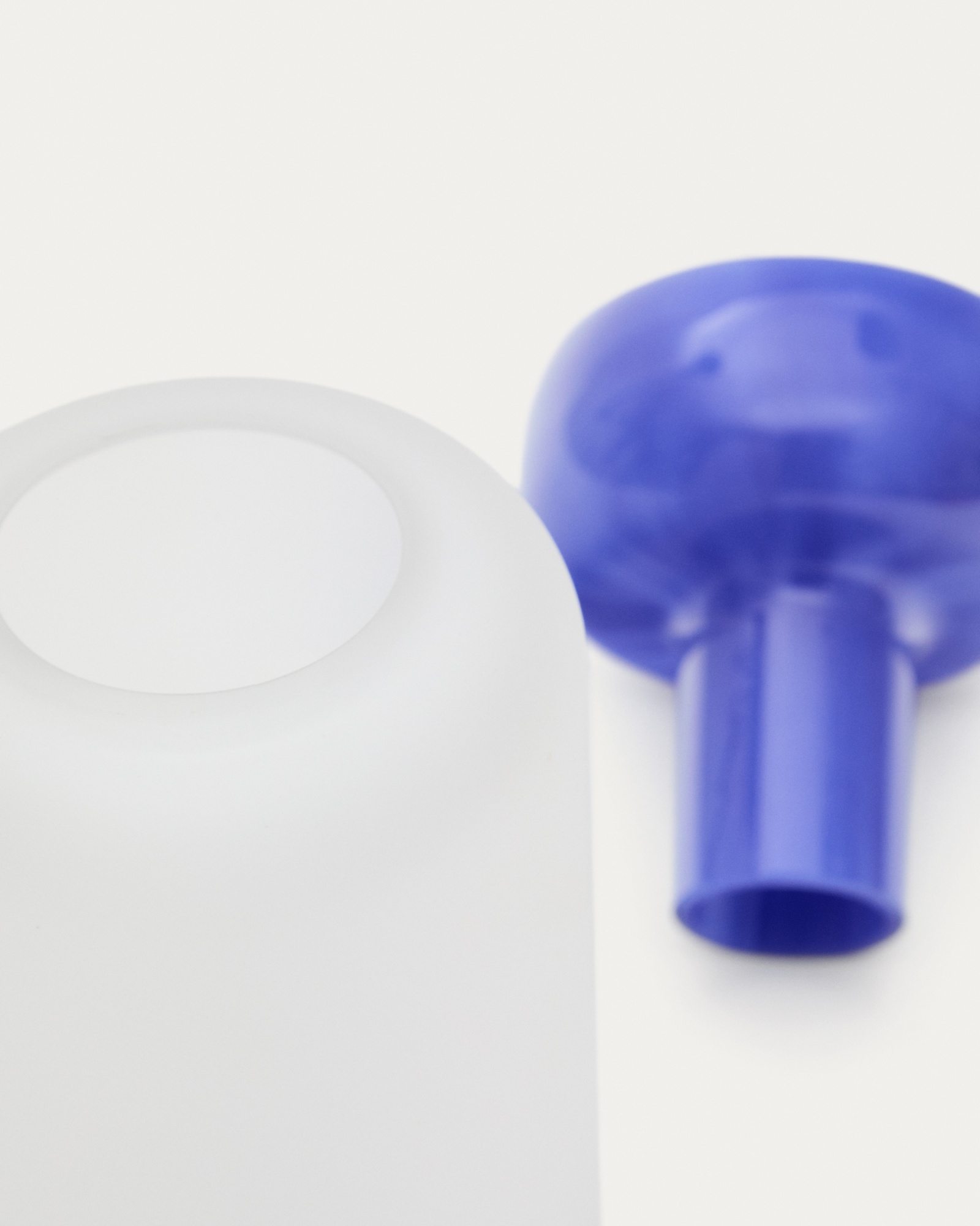 Kelse Ваза из прозрачного и синего стекла 30,5 см La Forma (ex Julia Grup)