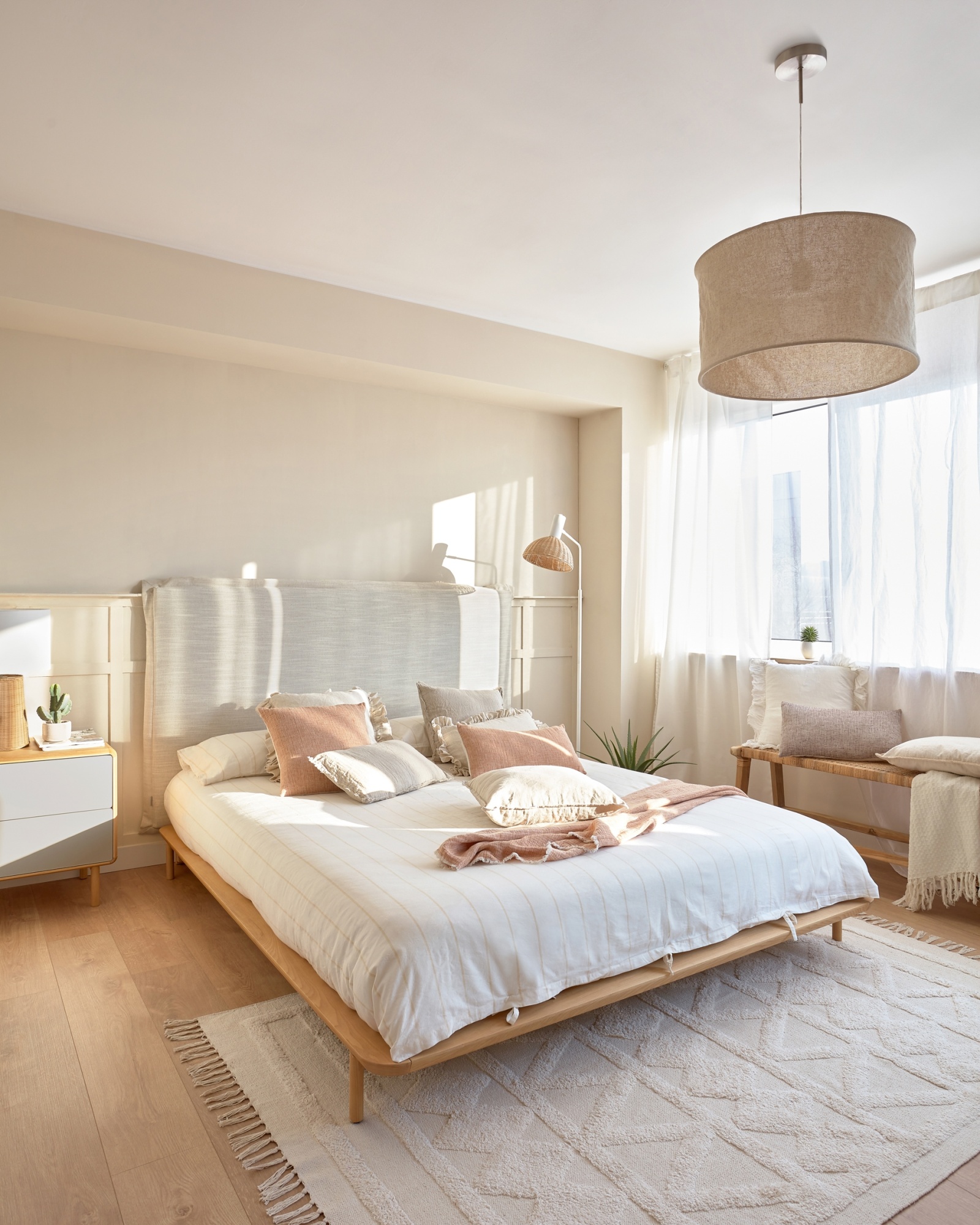 Anielle Кровать из массива ясеня для матраса 180 x 200 см La Forma (ex Julia Grup)