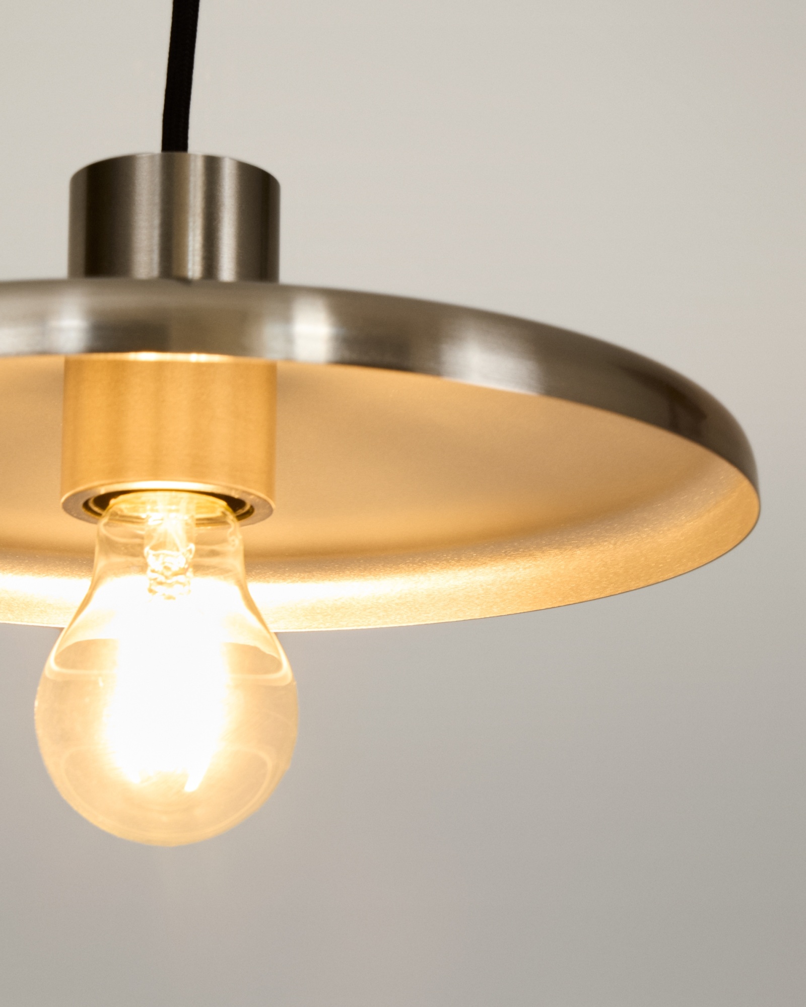 Пoдвесной светильник Nuvira из светло-серого металла La Forma (ex Julia Grup)