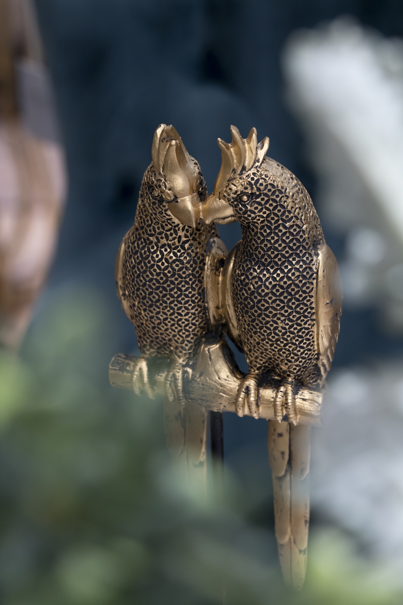 Статуэтка "Два попугая" на подставке золотая Garda Decor 252214040