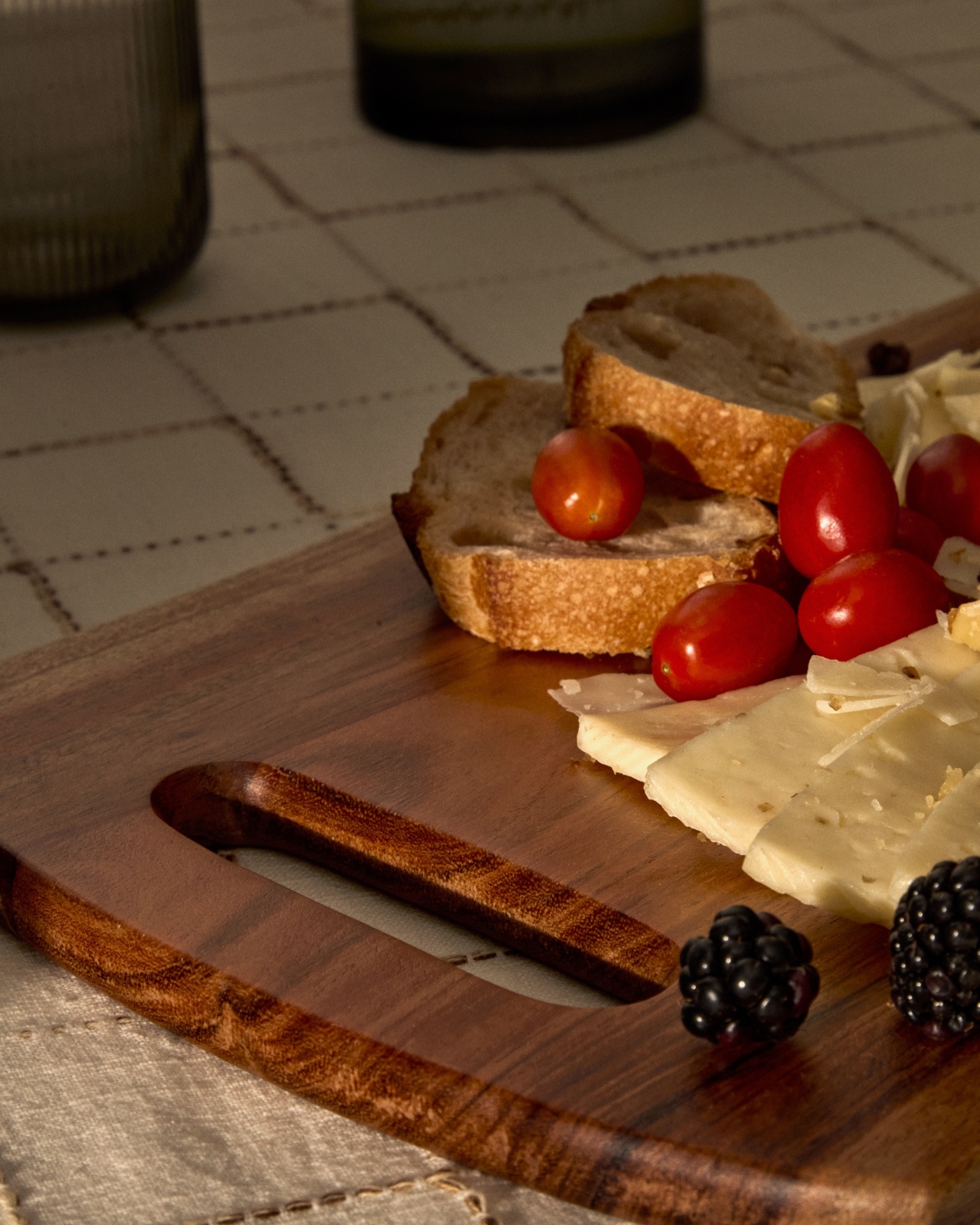 Сервировочная доска Zeun малая из акации La Forma (ex Julia Grup)