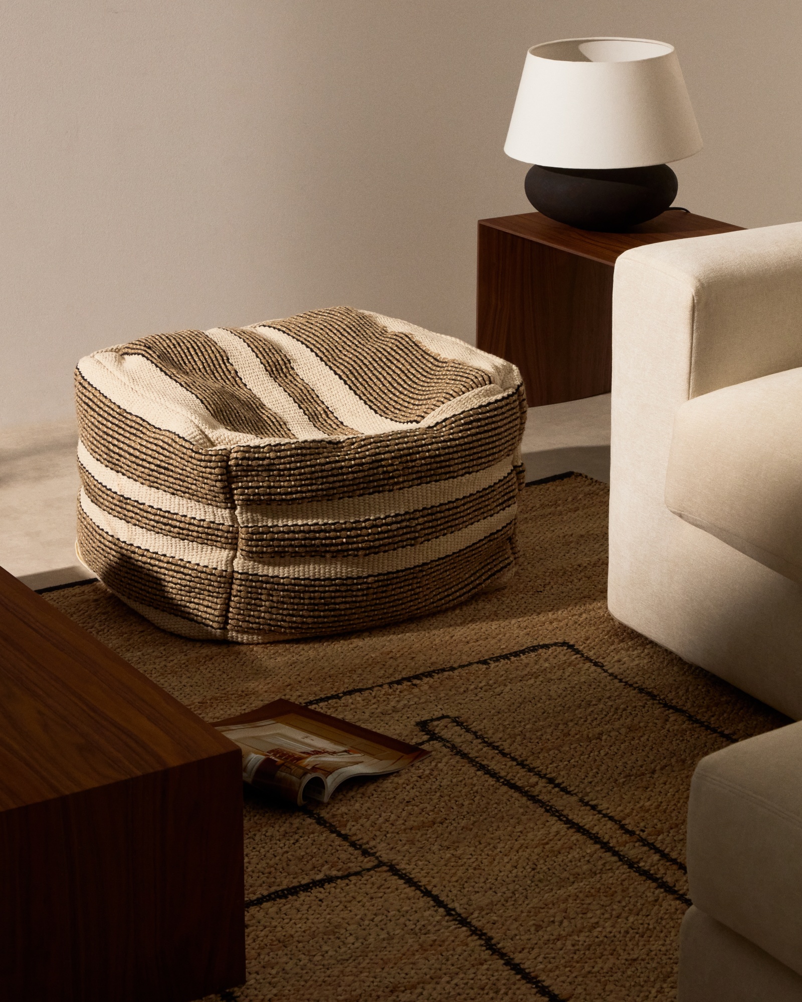 Aylin Пуфик из хлопка с джутовой вышивкой бежевый 60 x 60 см La Forma (ex Julia Grup)