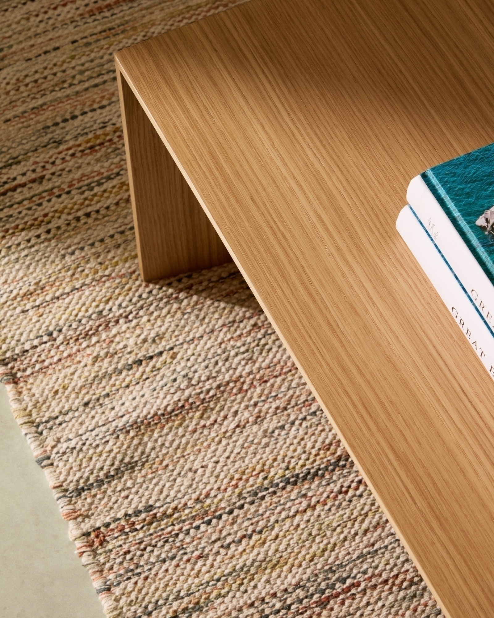 Litto Журнальный столик из шпона дуба натурального цвета 140 x 70 см La Forma (ex Julia Grup)