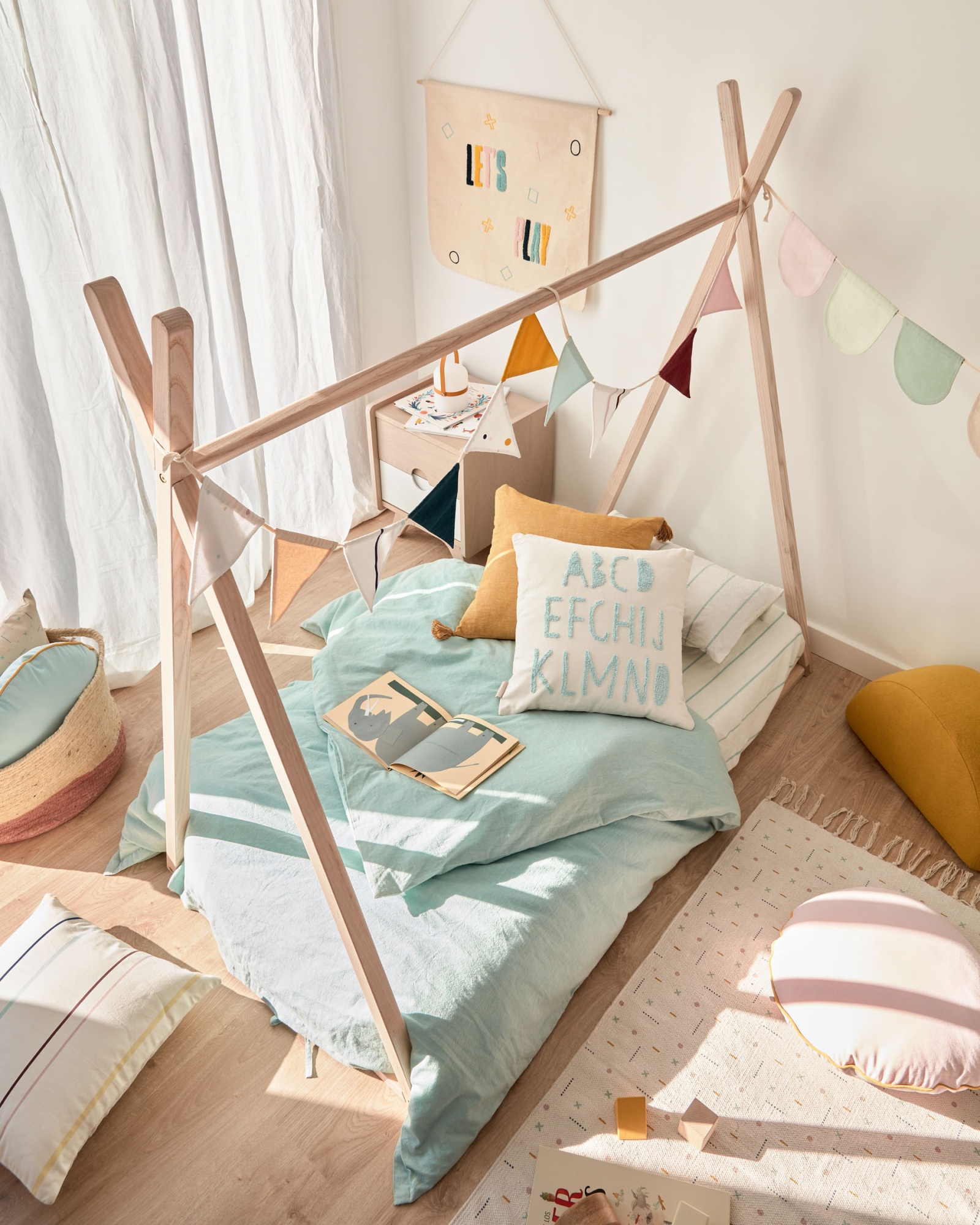 Keila Чехол для подушки из 100% хлопка с синим алфавитом 45 x 45 см La Forma (ex Julia Grup)