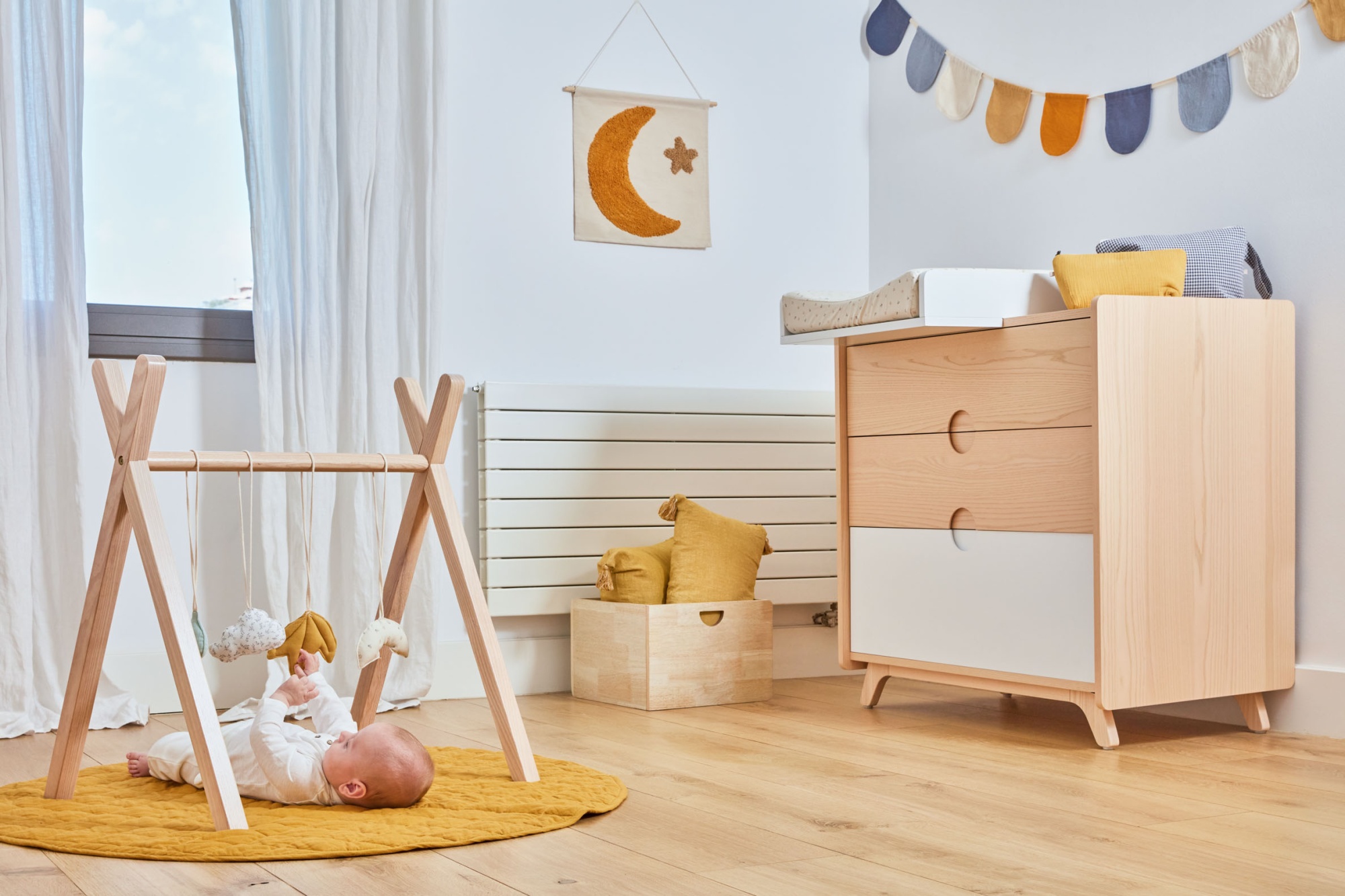 Напольная вешалка-вигвам Maralis из ясеня La Forma (ex Julia Grup)