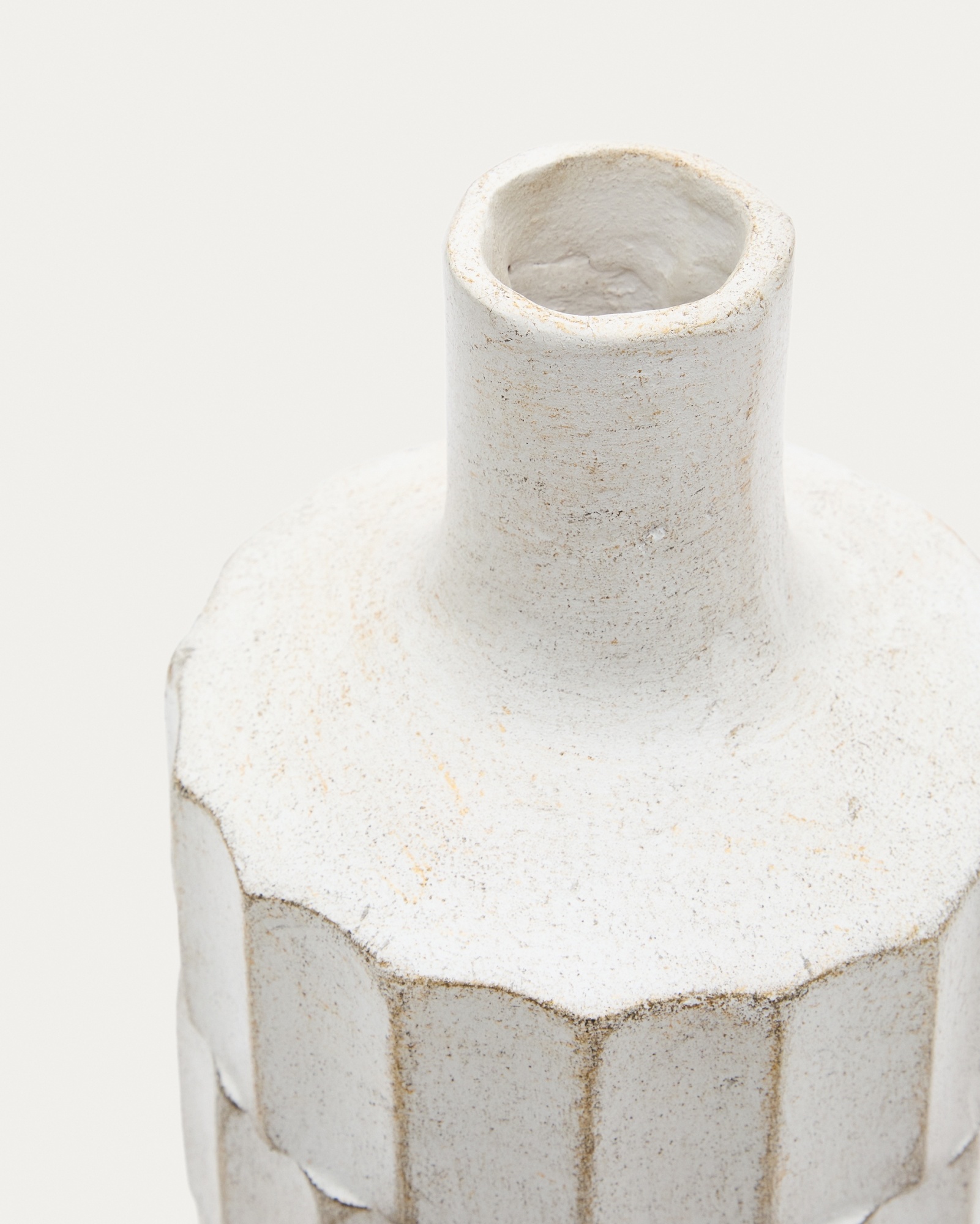 Arisa белая ваза из папье-маше, 41 см La Forma (ex Julia Grup)