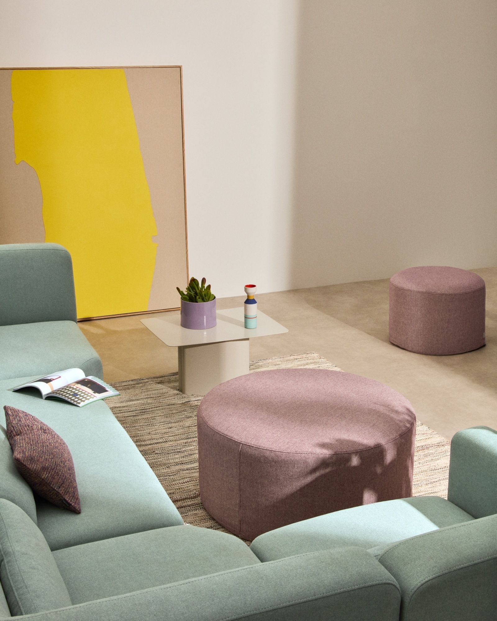 Пуф Kaeli фиолетовый со съемным чехлом Ø90 см La Forma (ex Julia Grup)