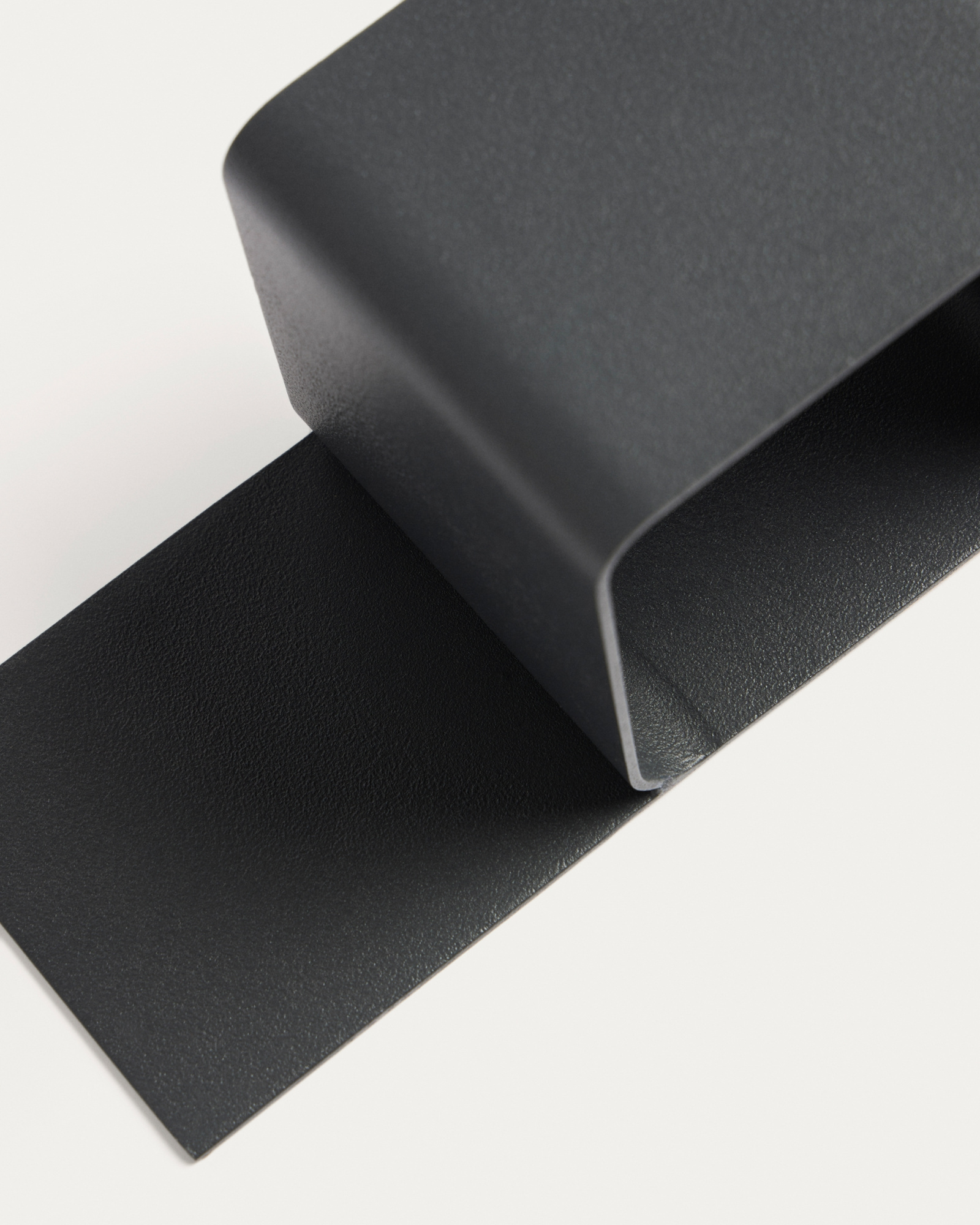 Держатель для книг Mistra черного цвета из железа La Forma 447928