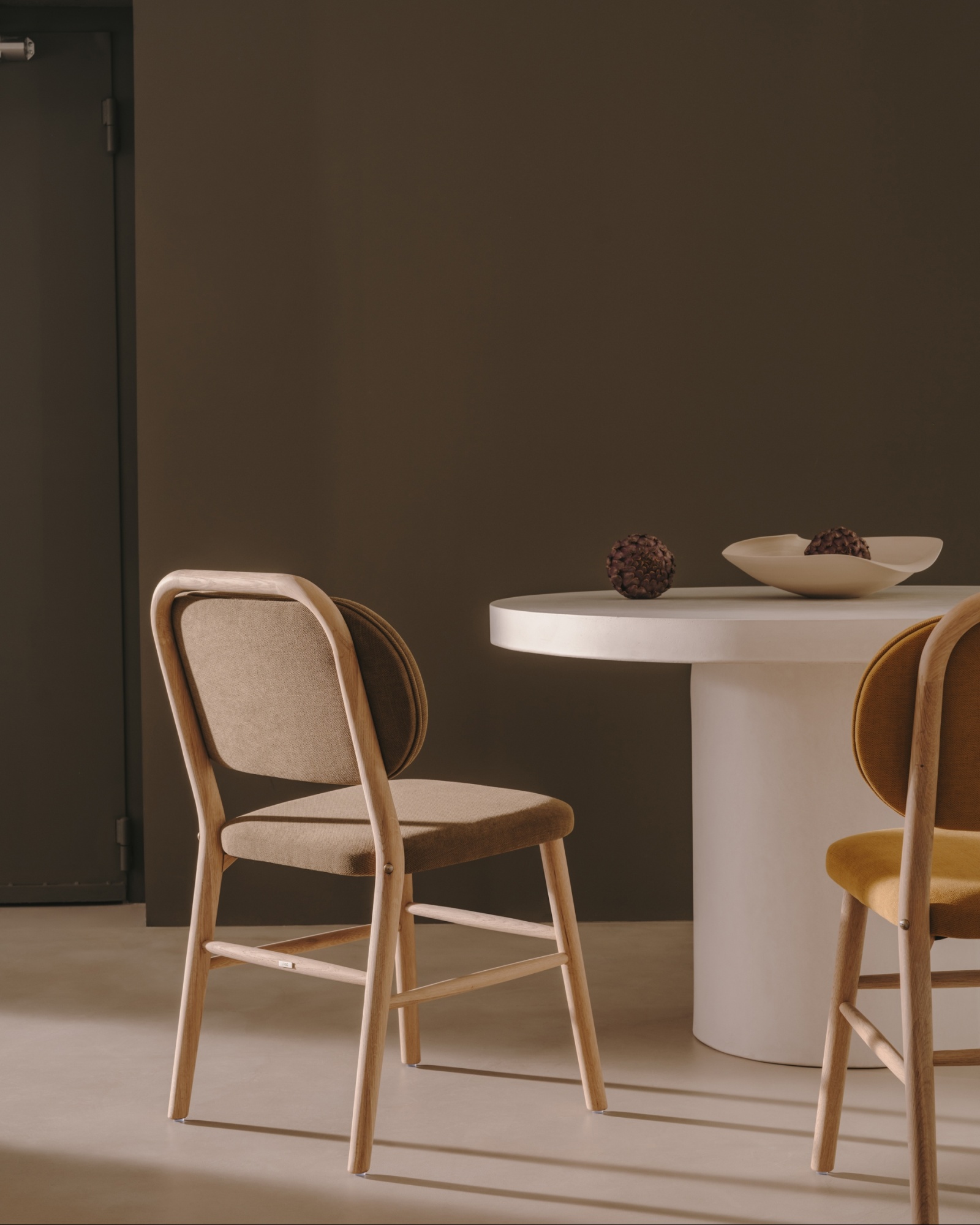 Helda Стул из зеленой синели и массива дуба La Forma (ex Julia Grup)